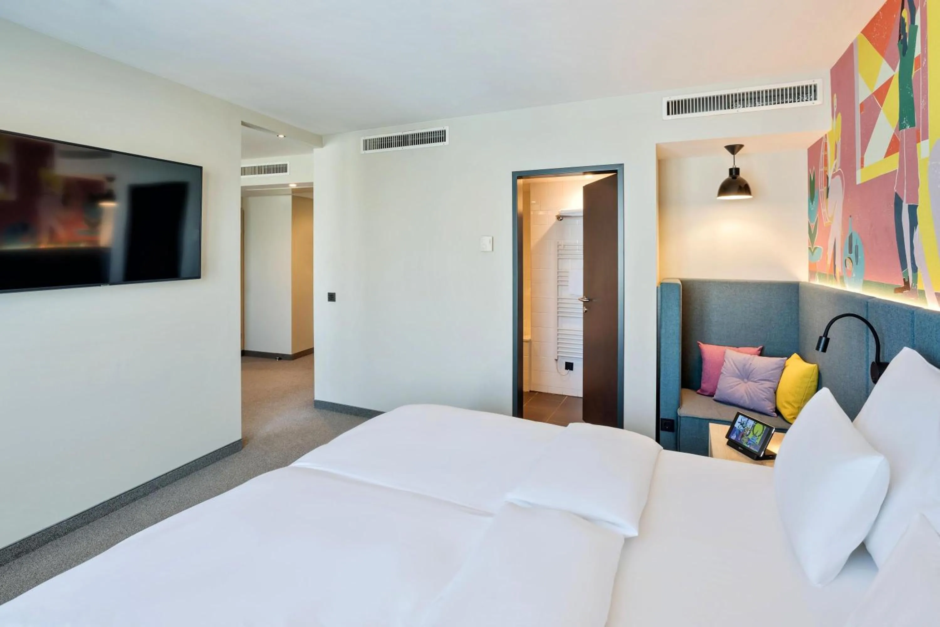 Photo of the whole room, Bed in Spark by Hilton Vienna Messe Prater