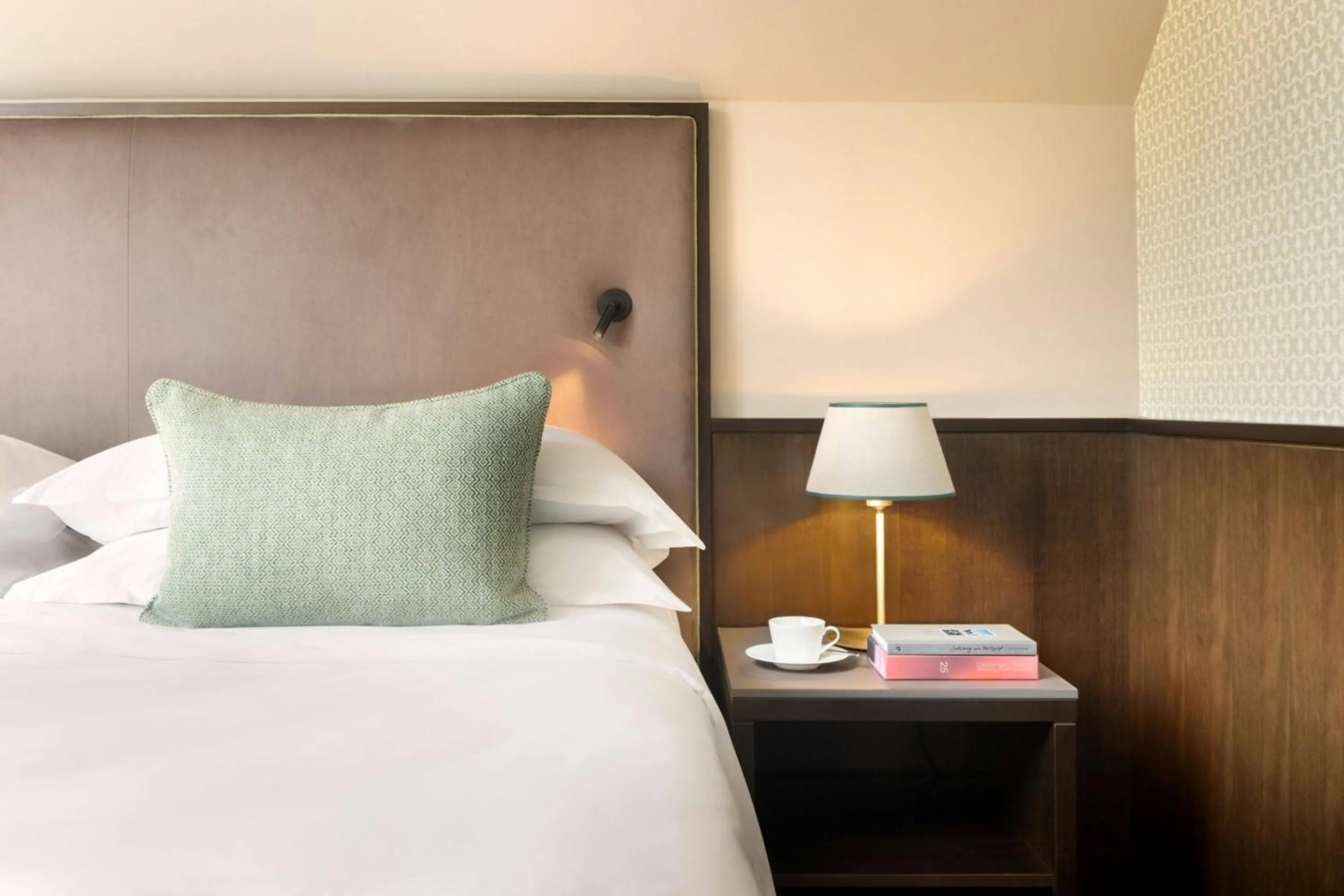 Bedroom, Bed in Sheraton Grand Salzburg