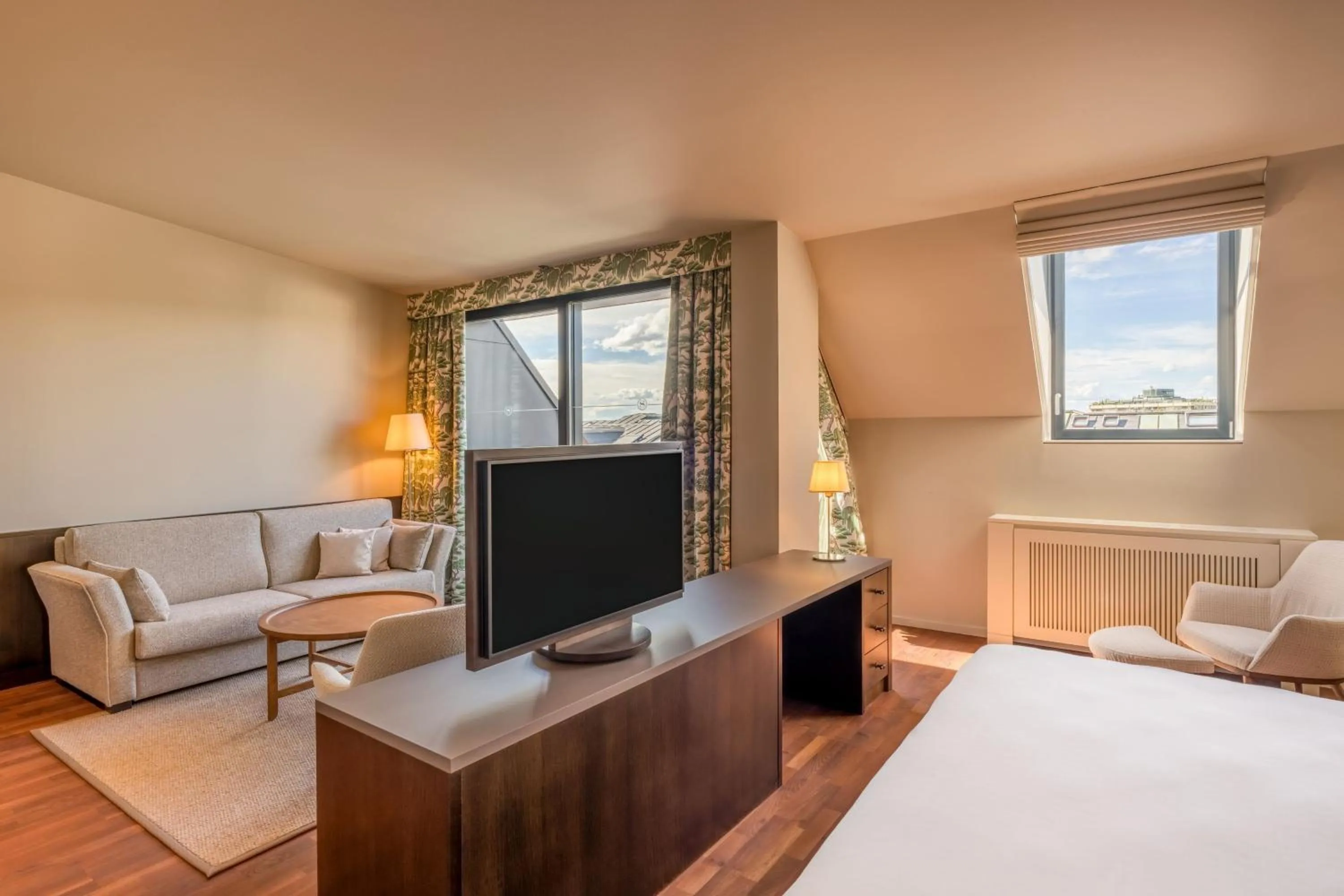 Bedroom, Bed in Sheraton Grand Salzburg