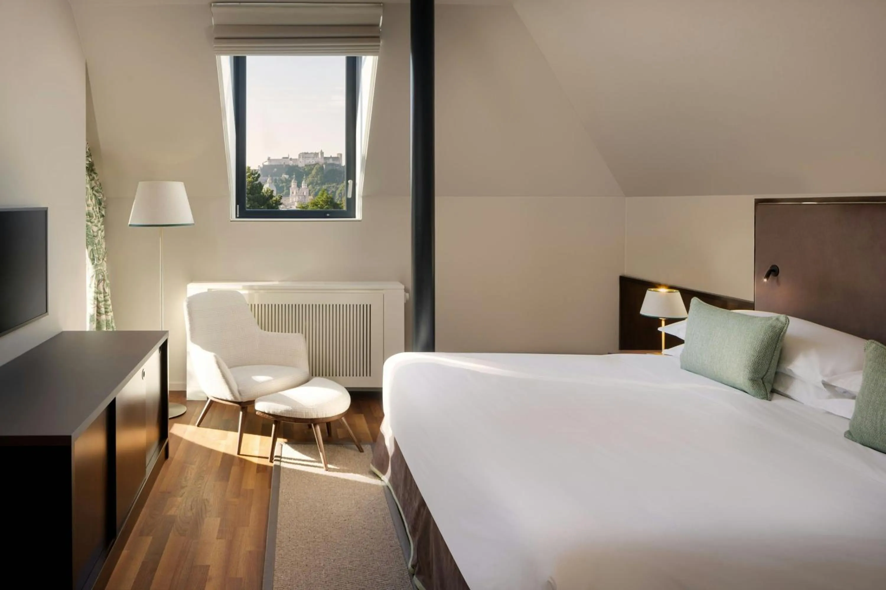 Bedroom, Bed in Sheraton Grand Salzburg