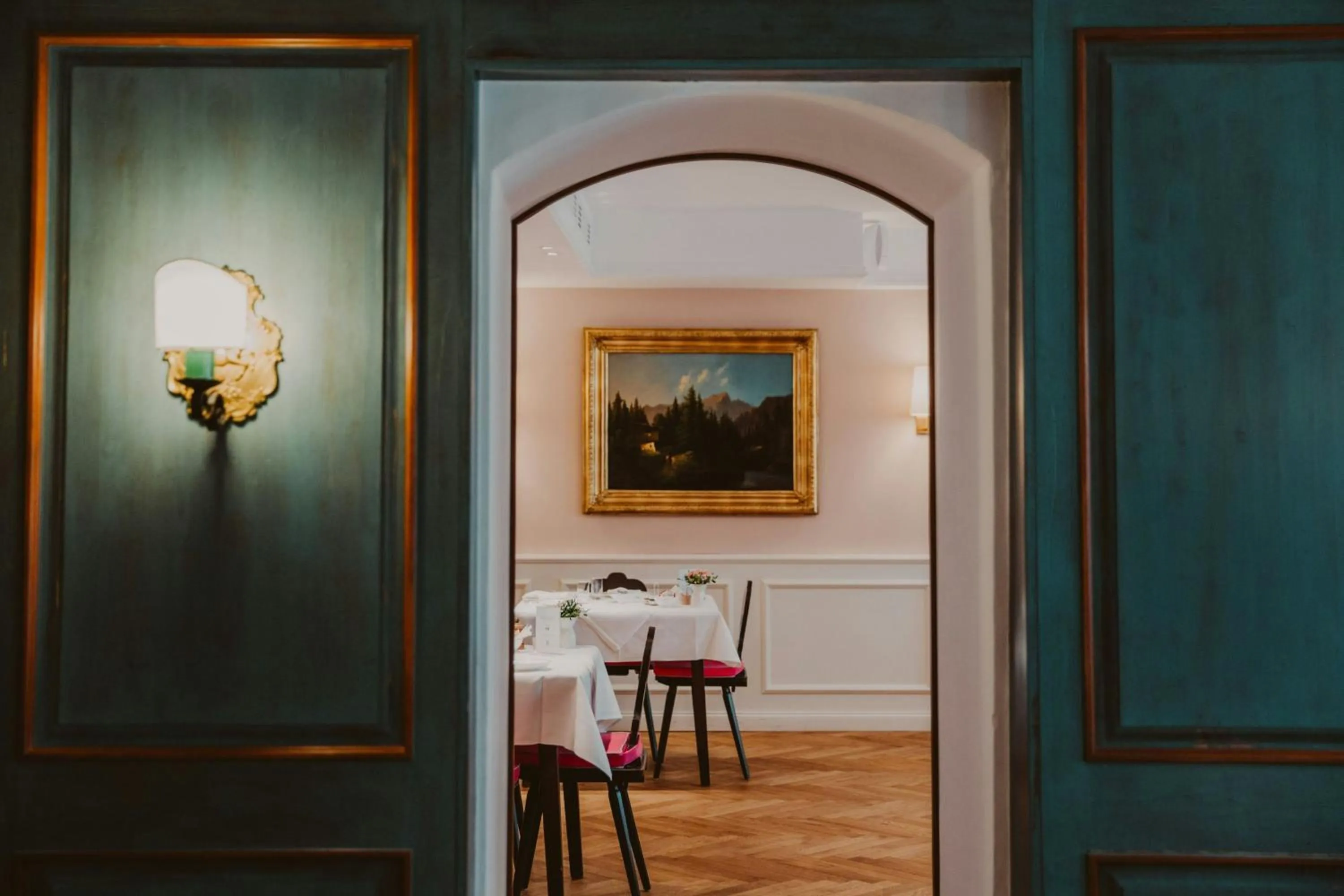 Restaurant/places to eat in Hotel Goldener Hirsch, A Luxury Collection Hotel, Salzburg