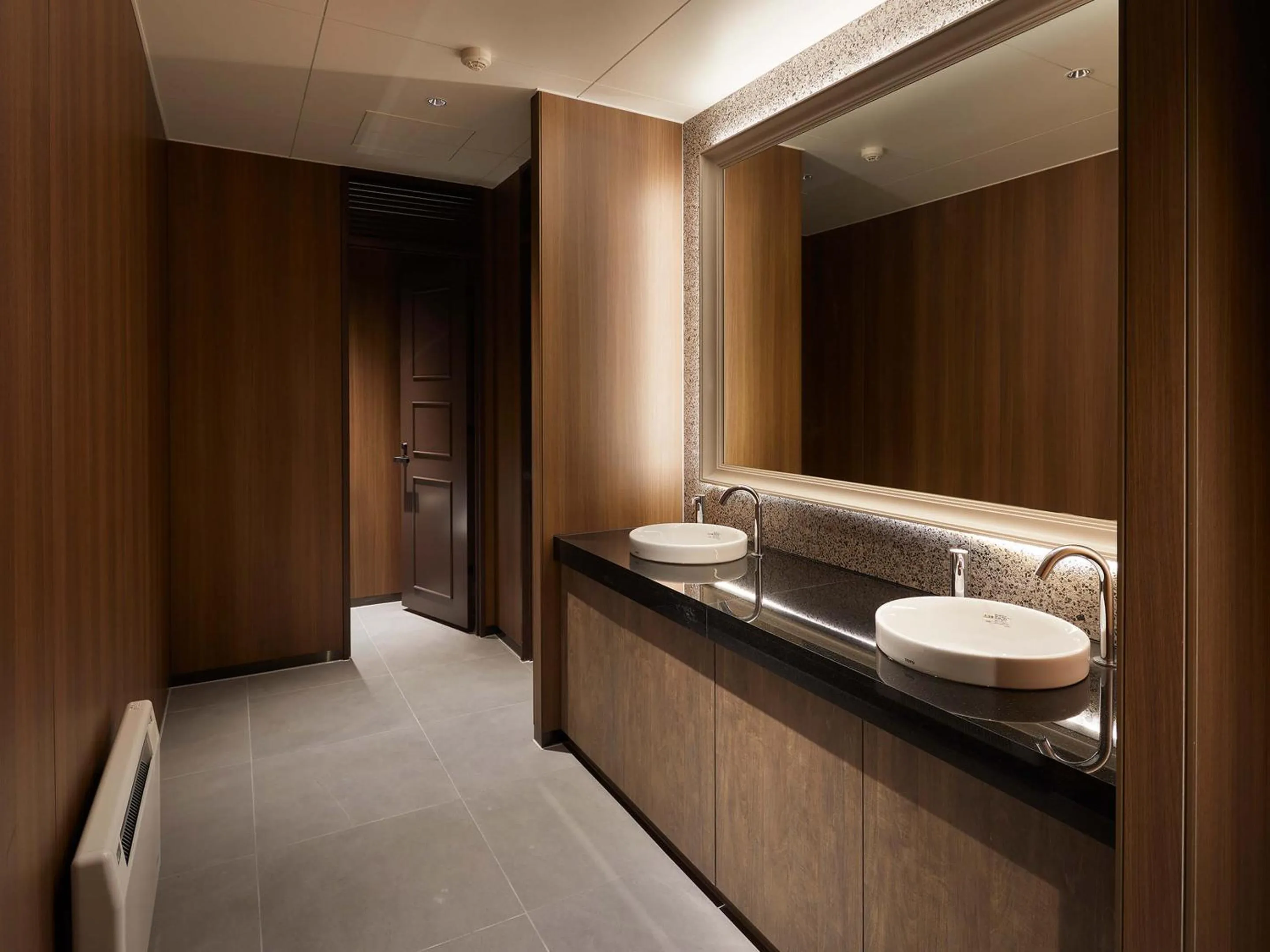 Toilet in Granbell hotel Tanuki, Sapporo