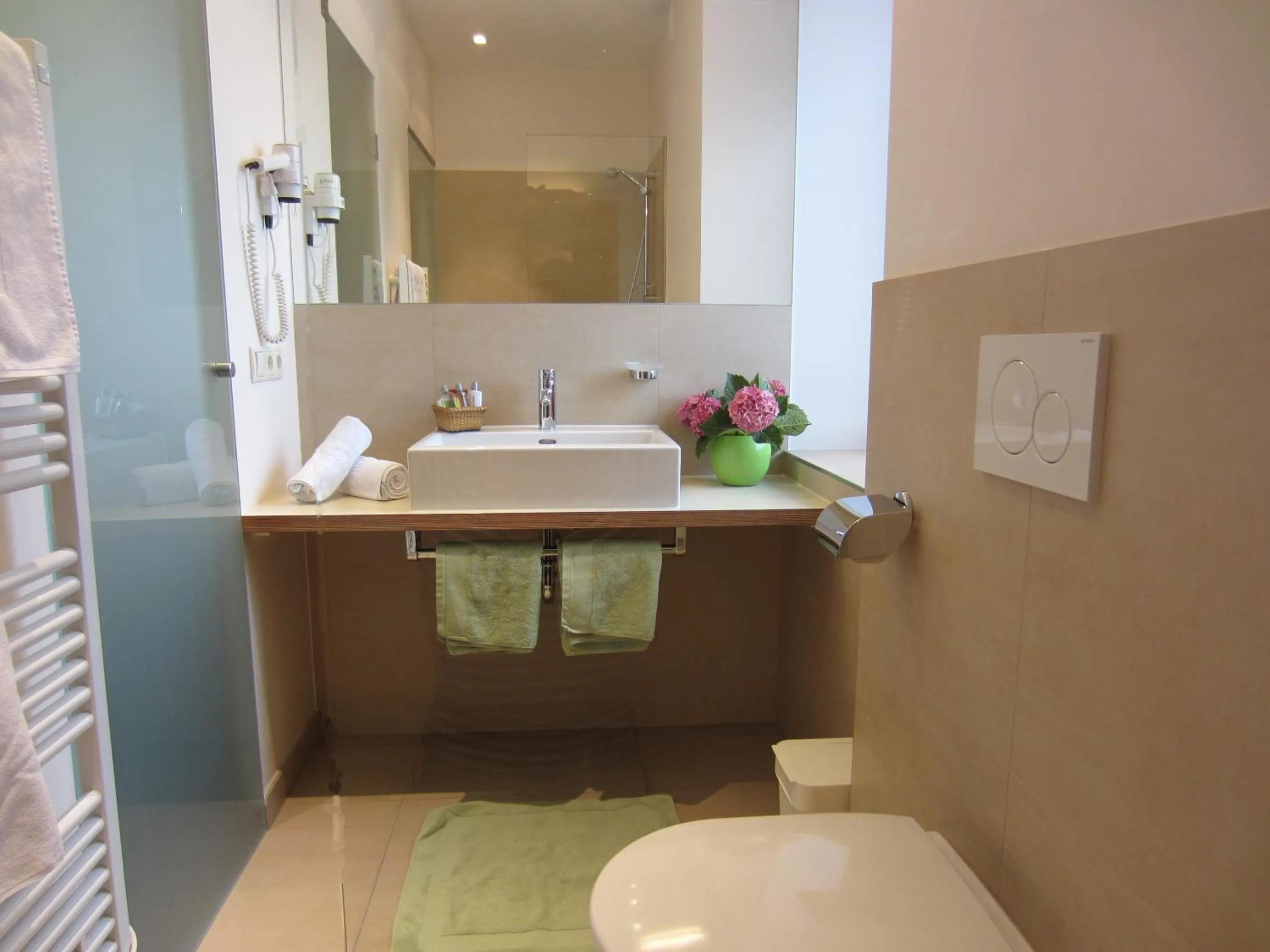 Bathroom in Hotel Plainbrücke | self check-in