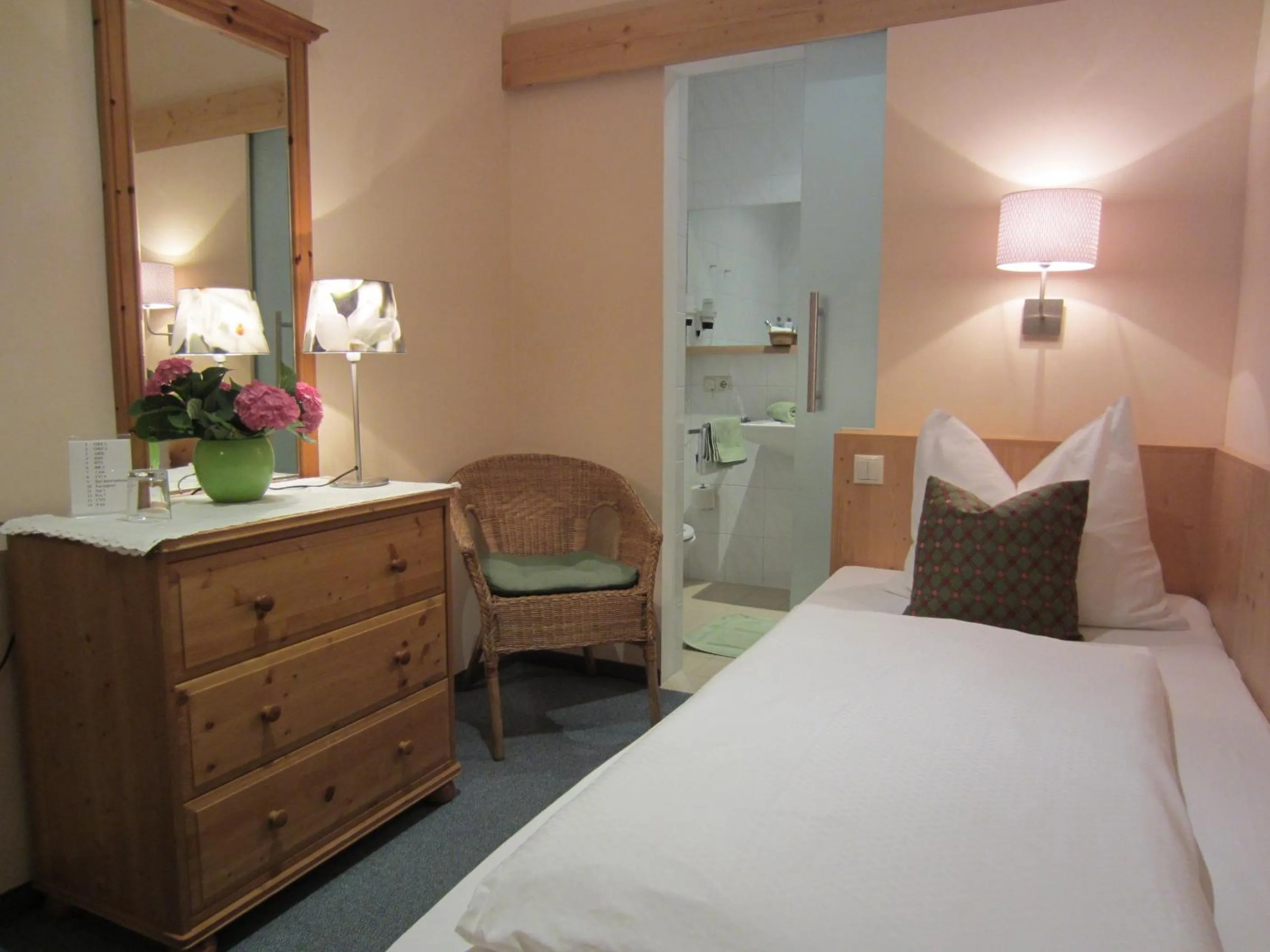 Bed in Hotel Plainbrücke | self check-in