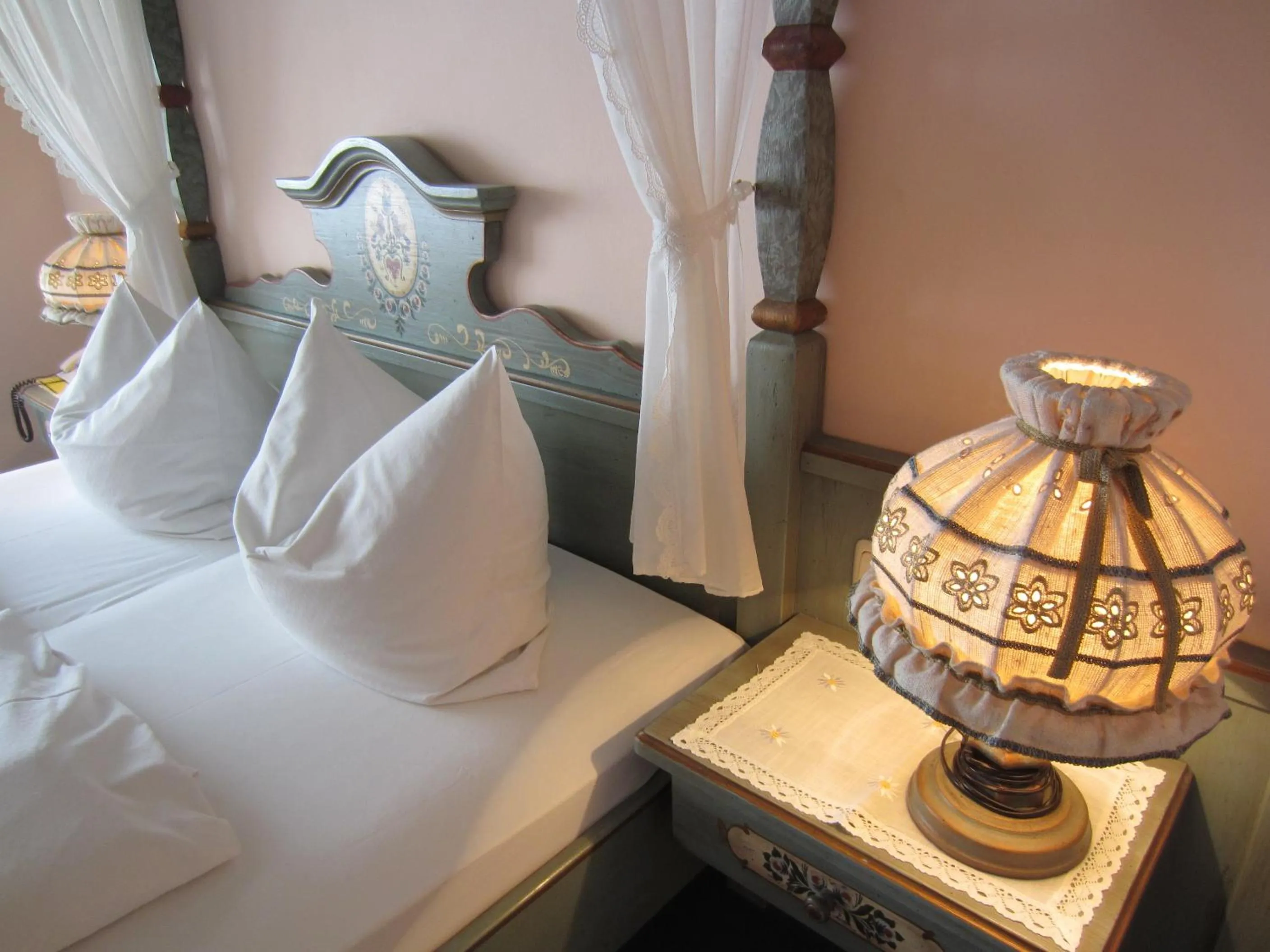 Bed in Hotel Plainbrücke | self check-in