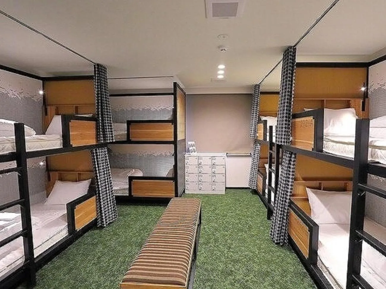 group of guests, Bed in Hatago COEDOYA