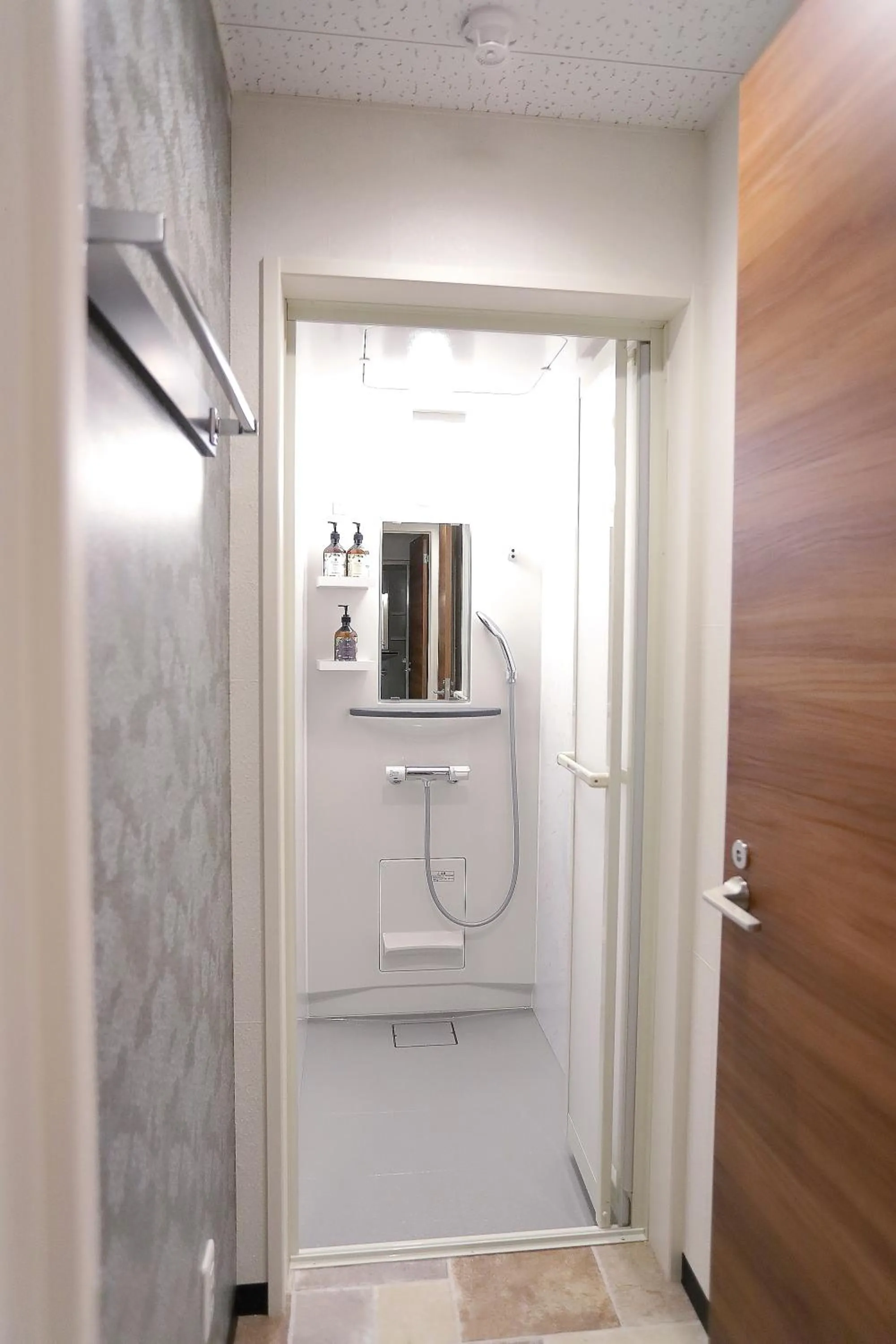 Shower in Hatago COEDOYA