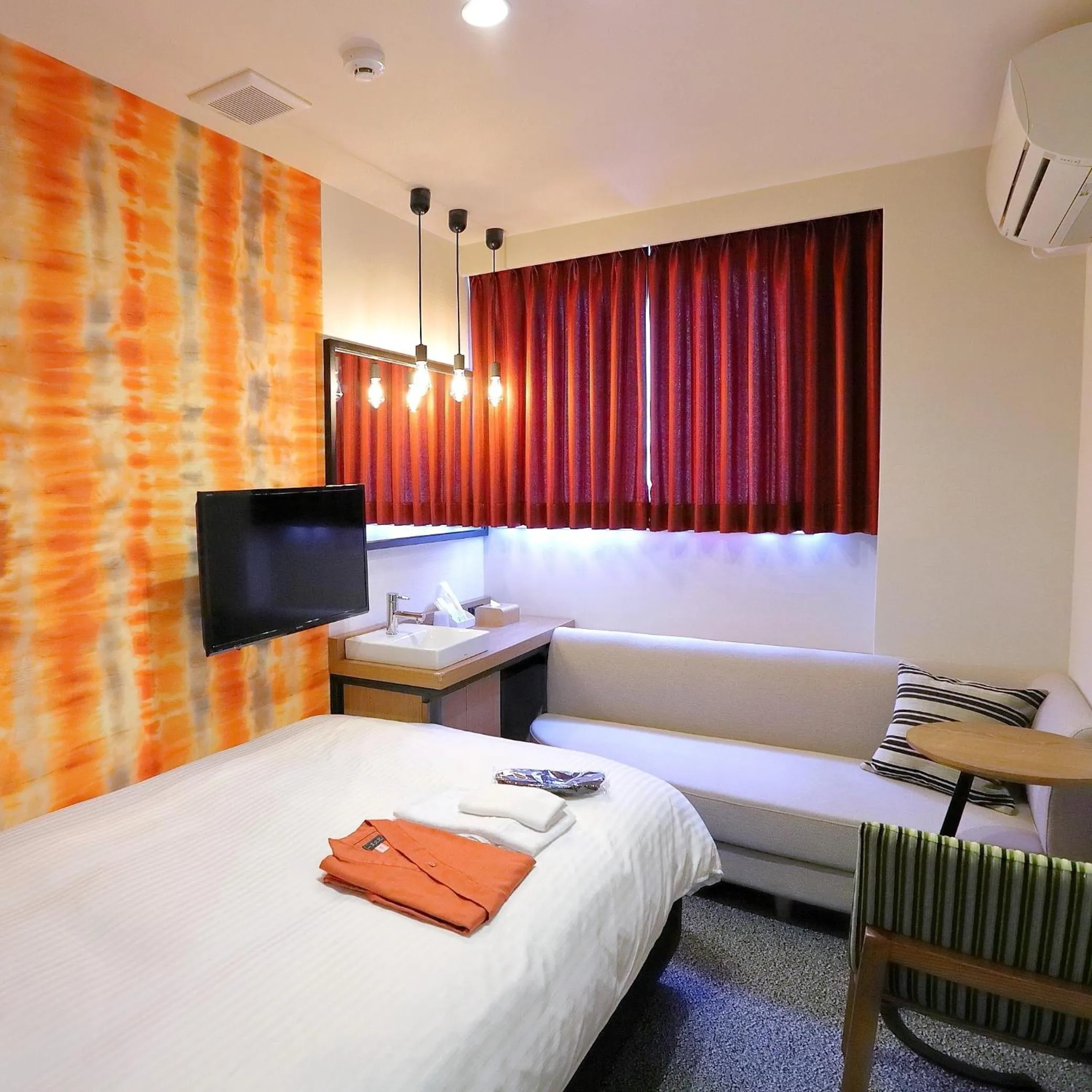 Photo of the whole room, Bed in Hatago COEDOYA