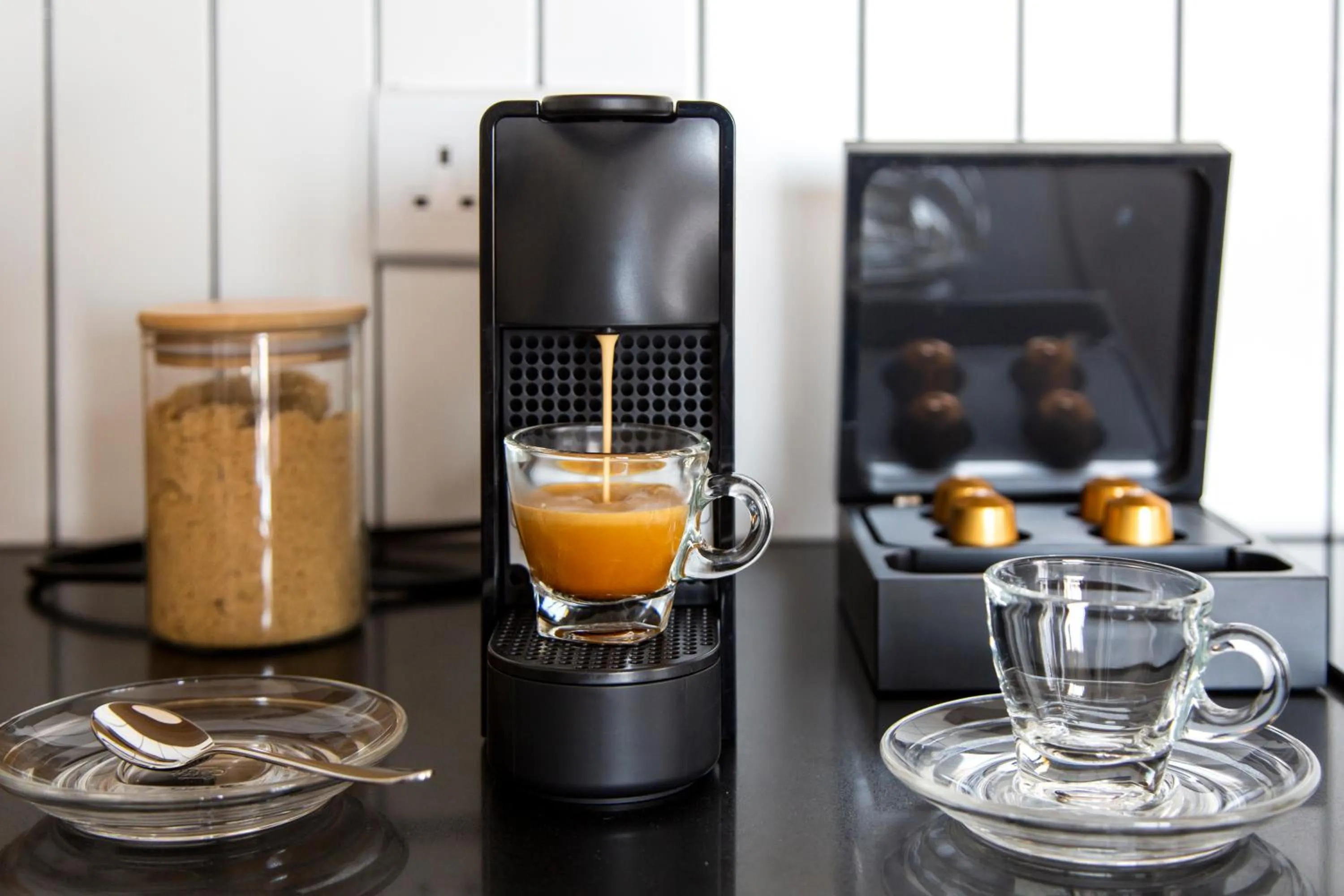 Coffee/tea facilities in LIV URBAN Suites