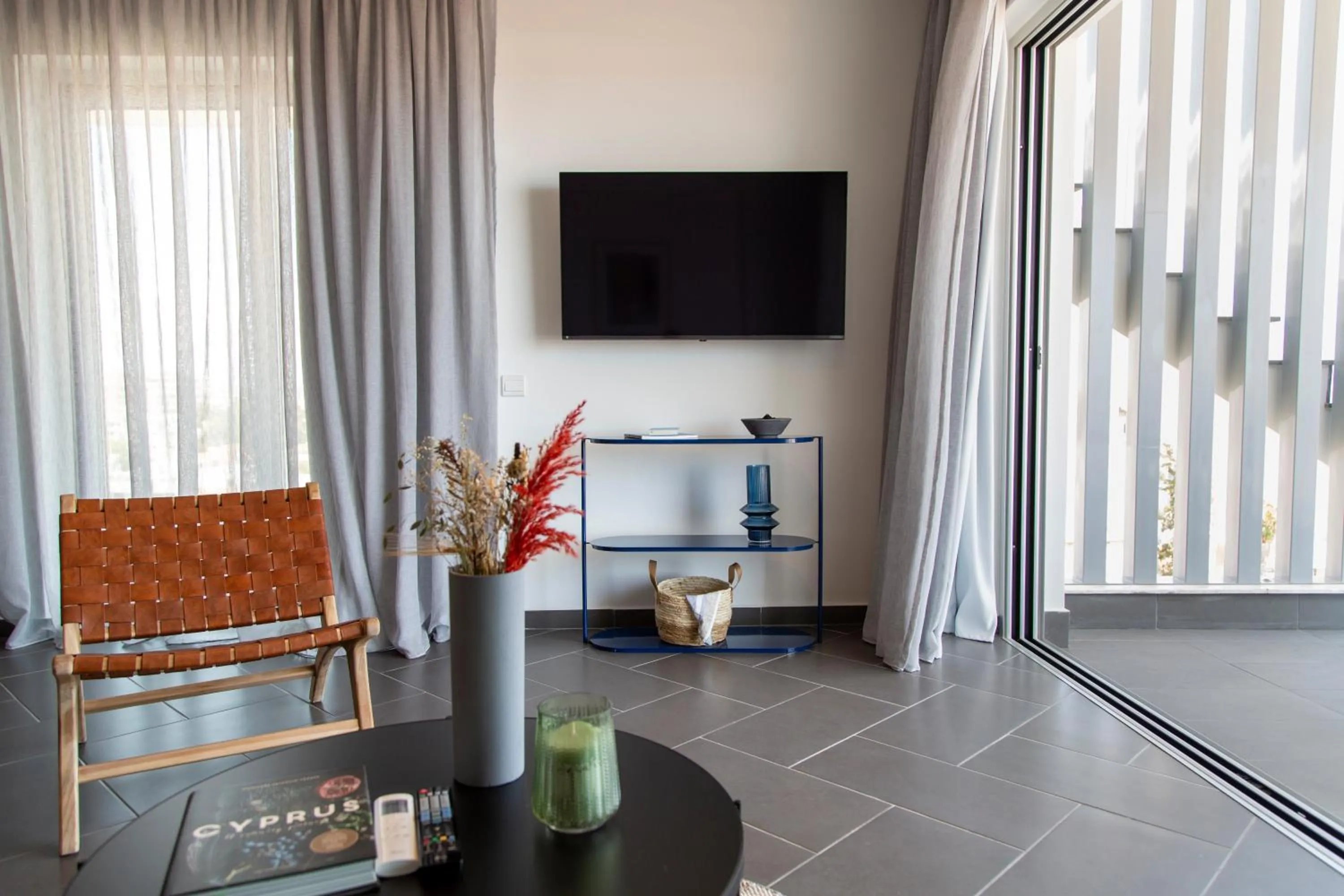 TV and multimedia in LIV URBAN Suites