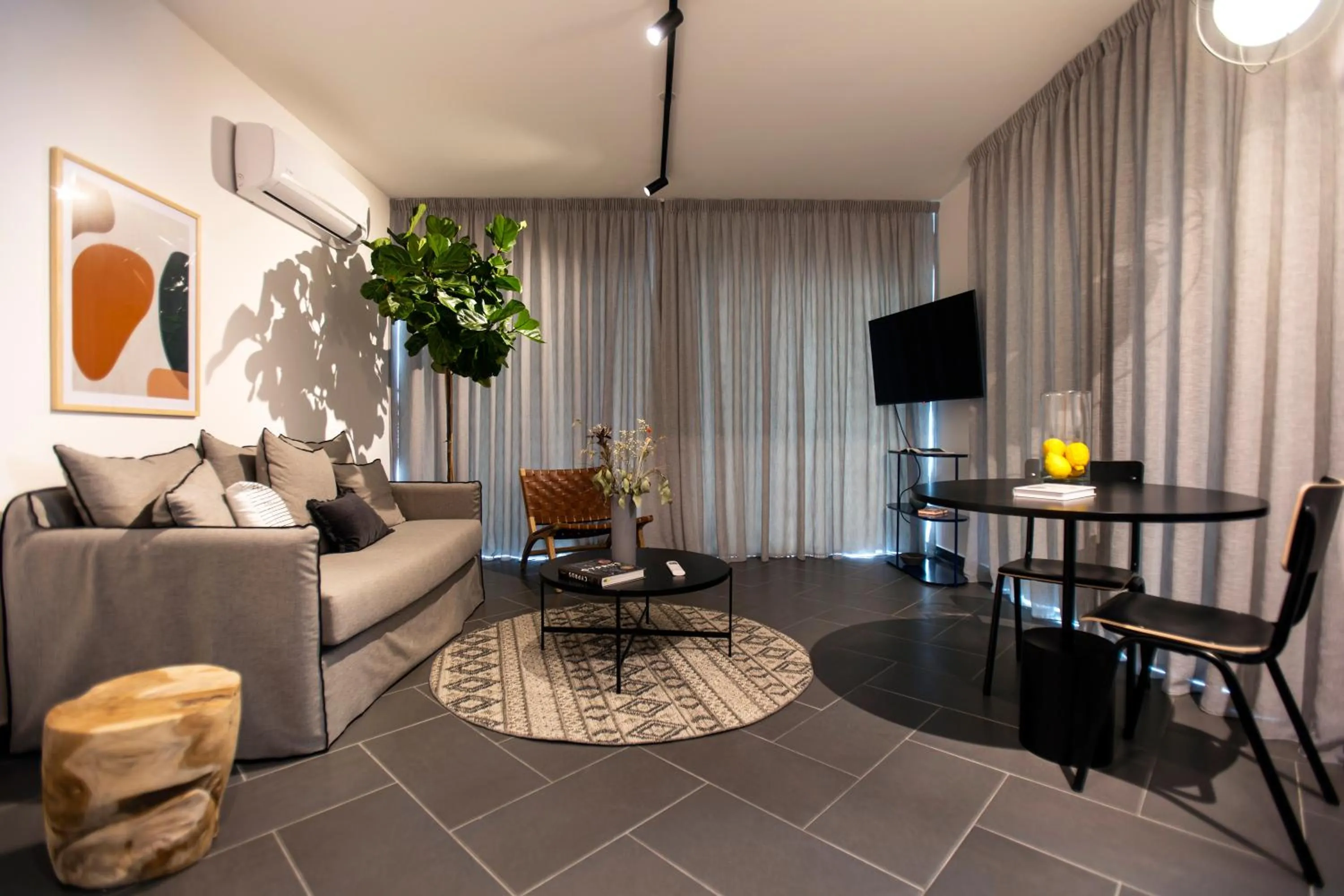 TV and multimedia in LIV URBAN Suites