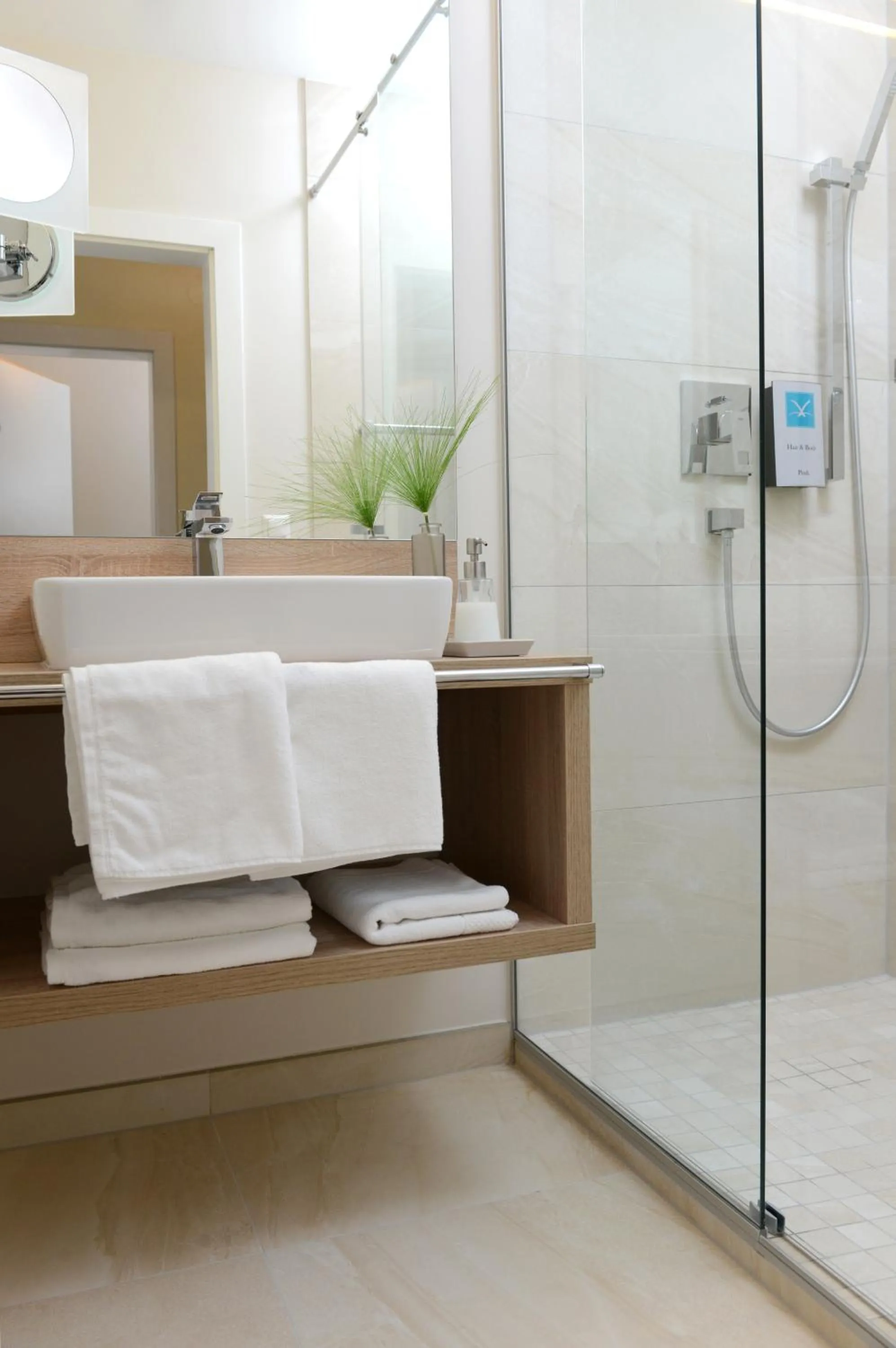 Photo of the whole room in Lust und Laune Hotel am Wörthersee