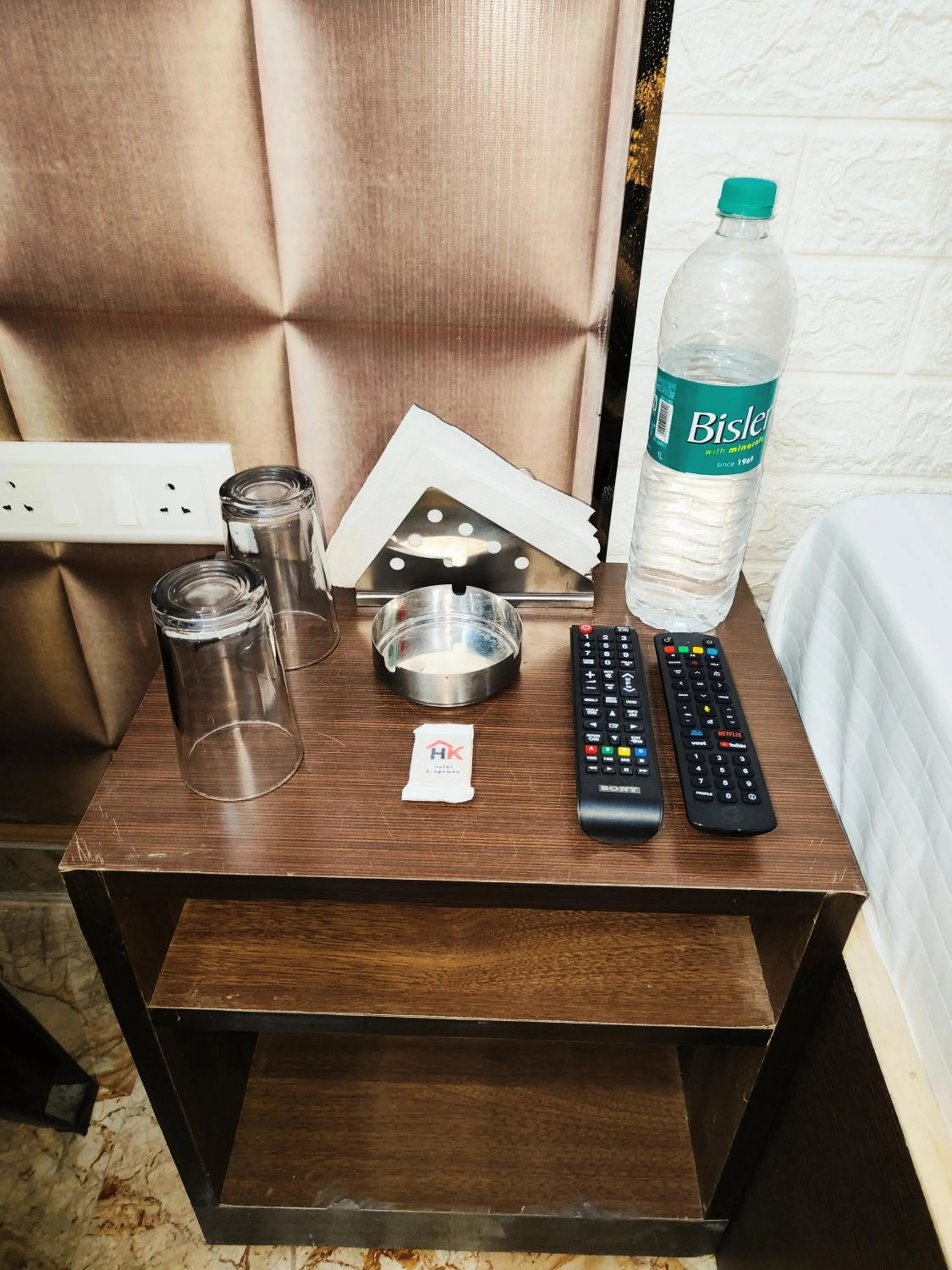 room service in Hotel kingsman