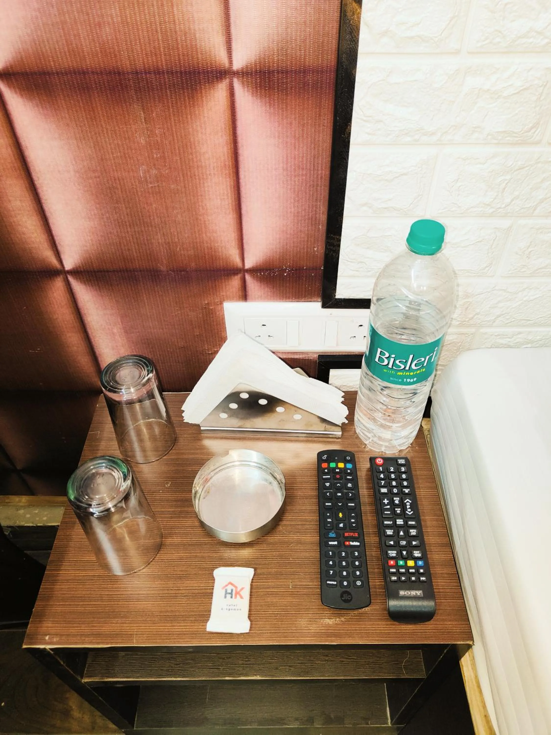 room service in Hotel kingsman