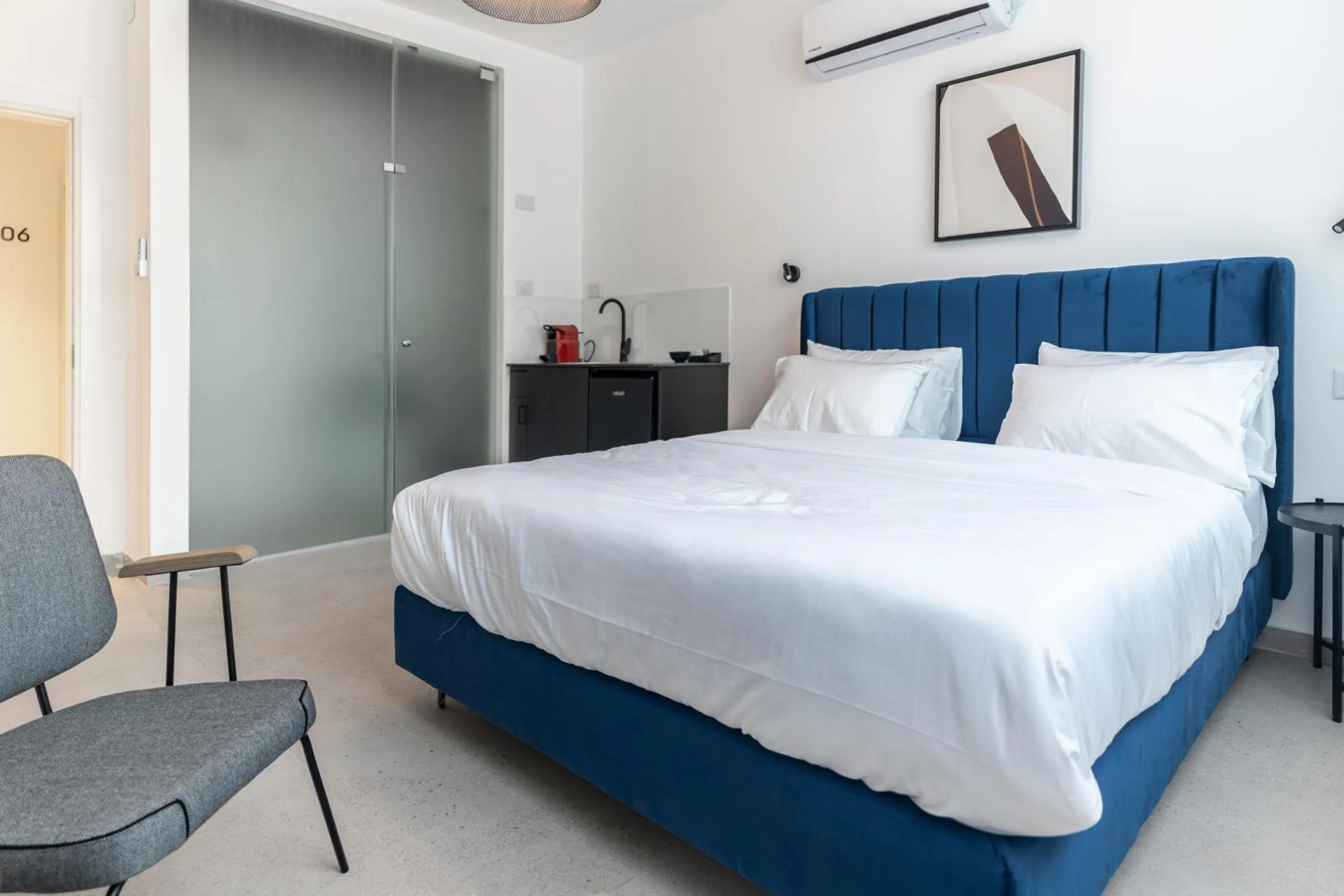 Bed in De' Mar Florentine By Peraia