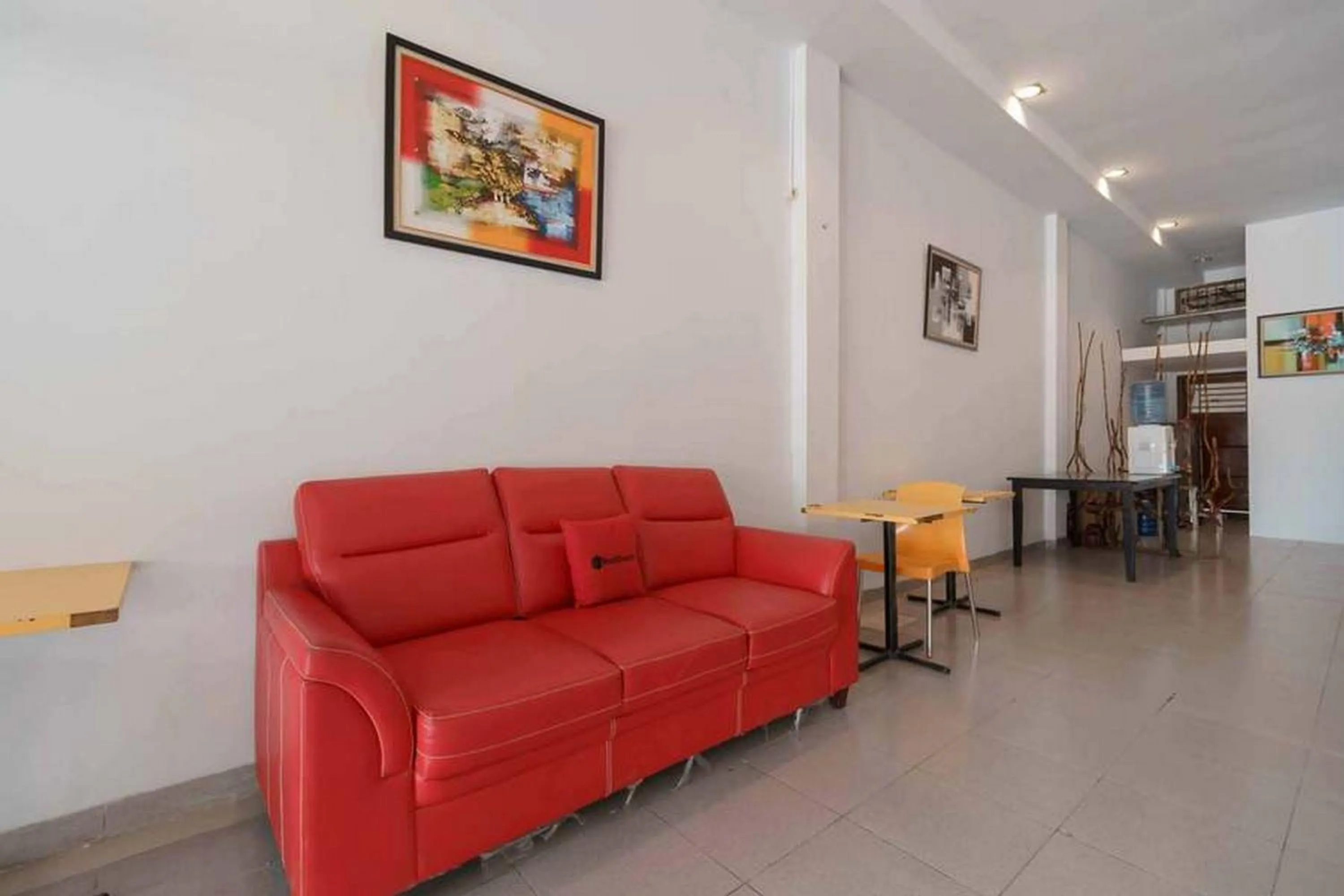 Seating area in RedDoorz at Mutiara Residence Deli Serdang