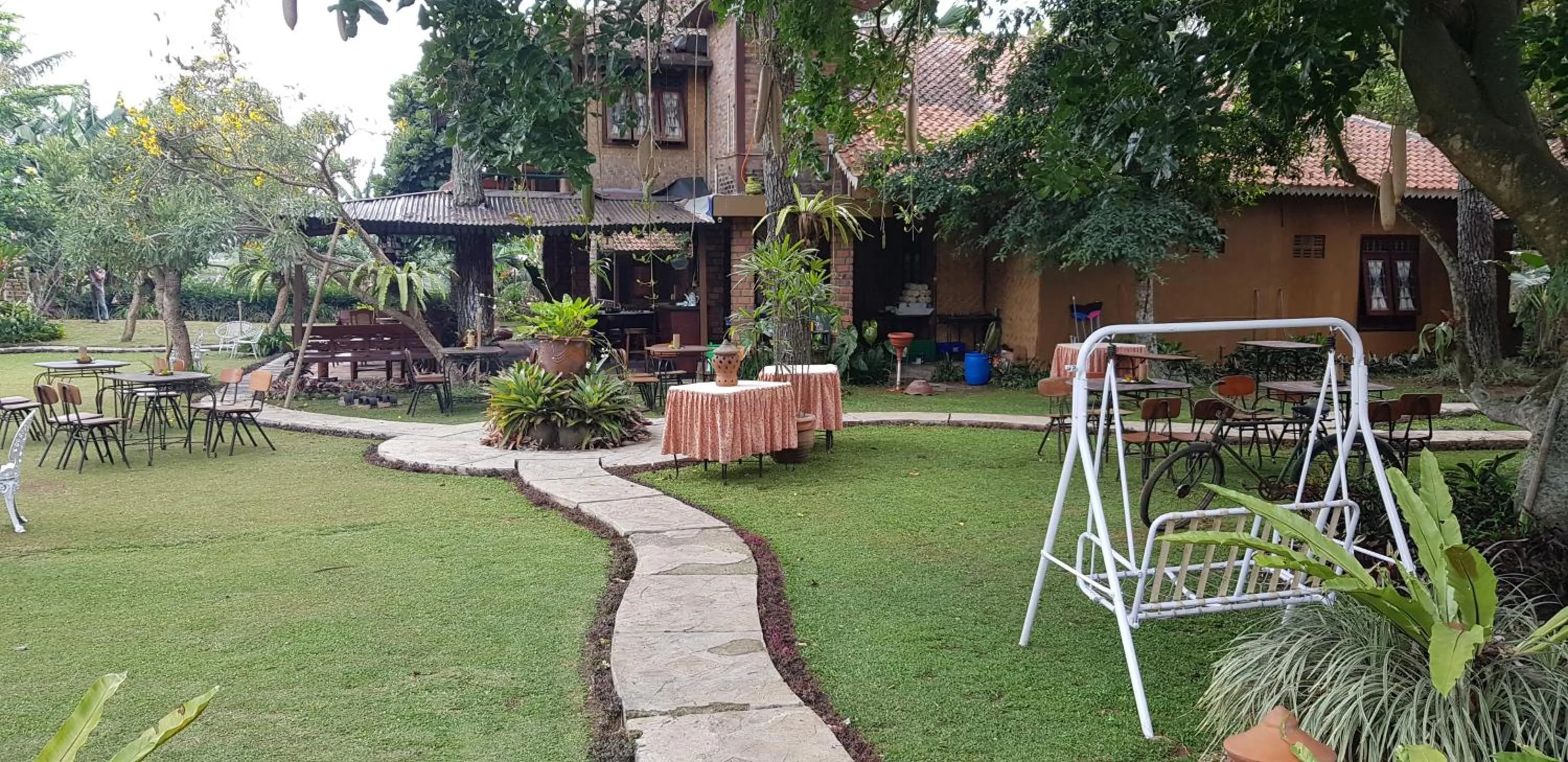 Garden in Katumbiri Resort