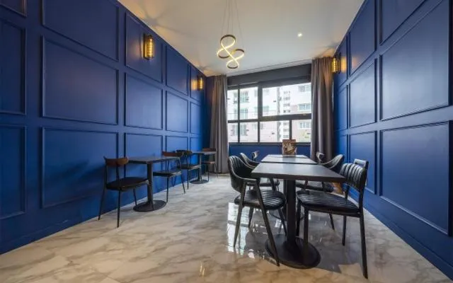 Seating area in St. 179 Incheon Hotel