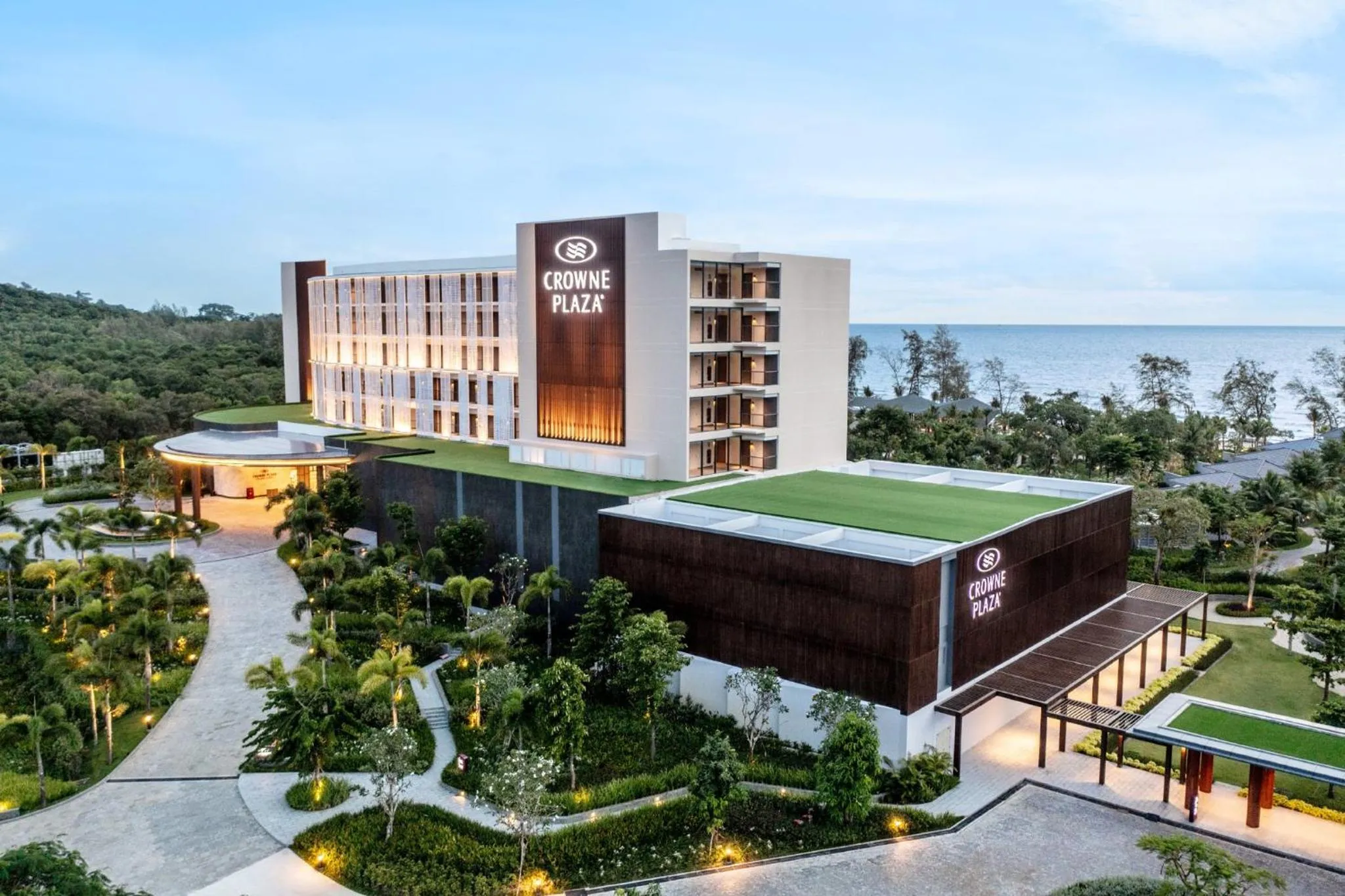 Property building in Crowne Plaza Phu Quoc Starbay by IHG