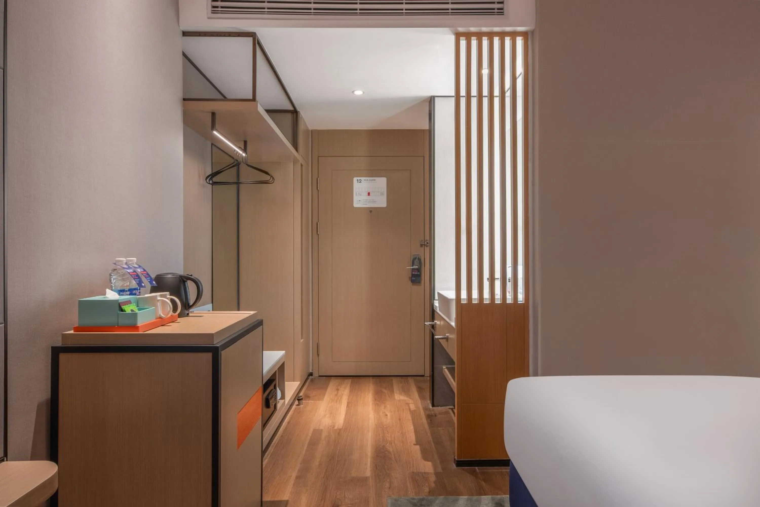 Bedroom, Bed in Holiday Inn Express Shenzhen Longhua by IHG