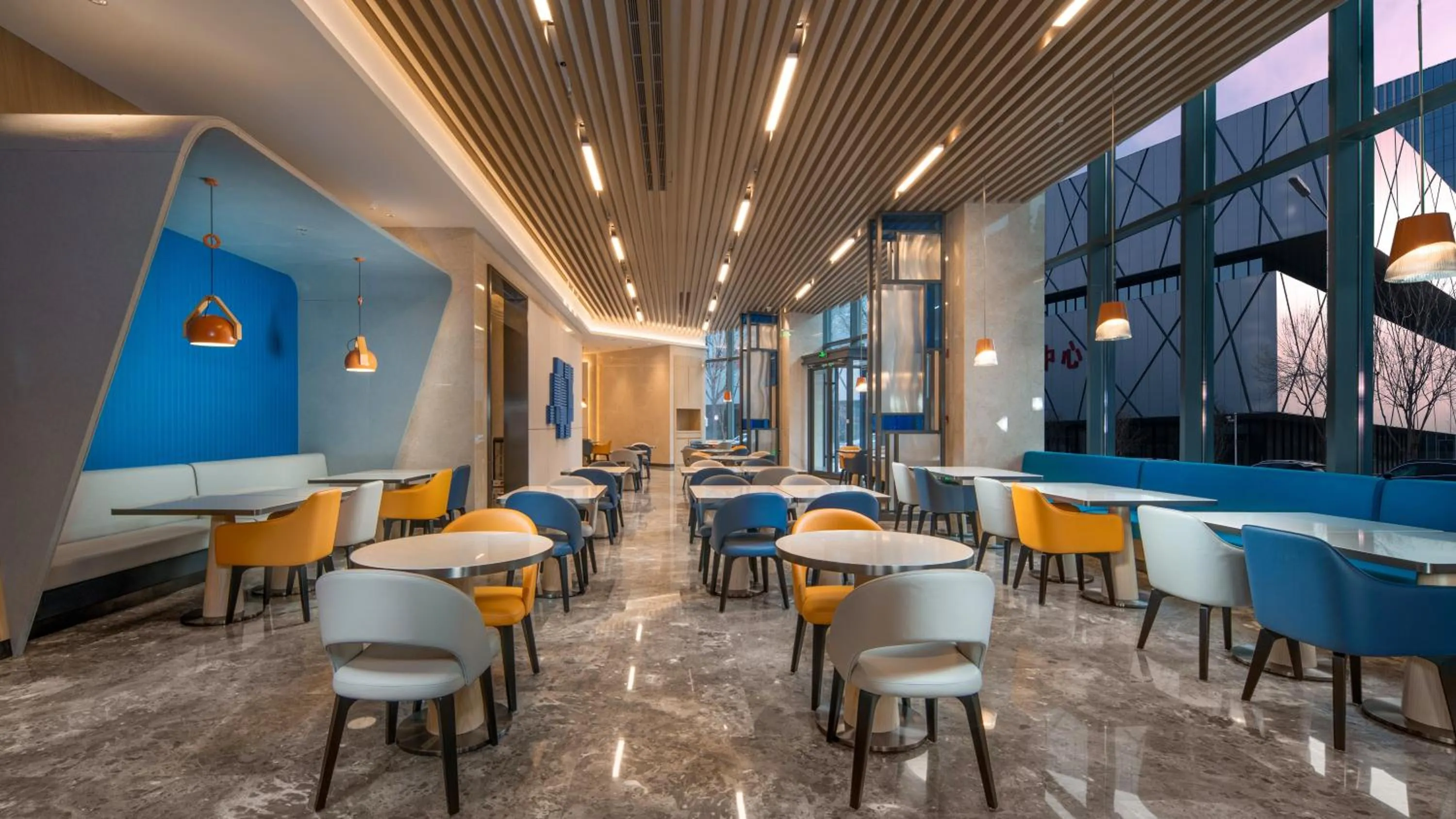 Breakfast in Holiday Inn Express Beijing Yizhuang Tongminghu