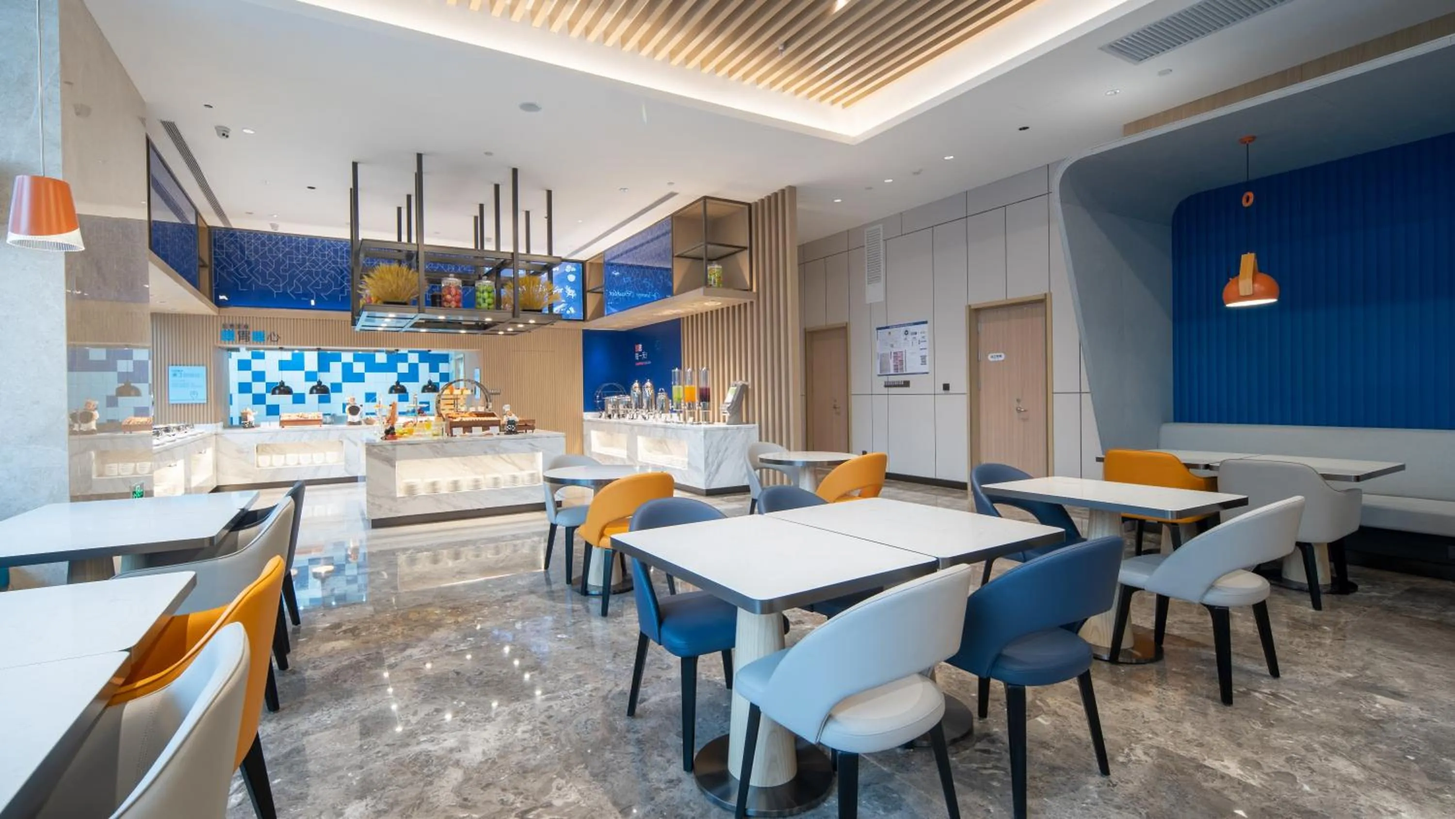 Breakfast in Holiday Inn Express Beijing Yizhuang Tongminghu