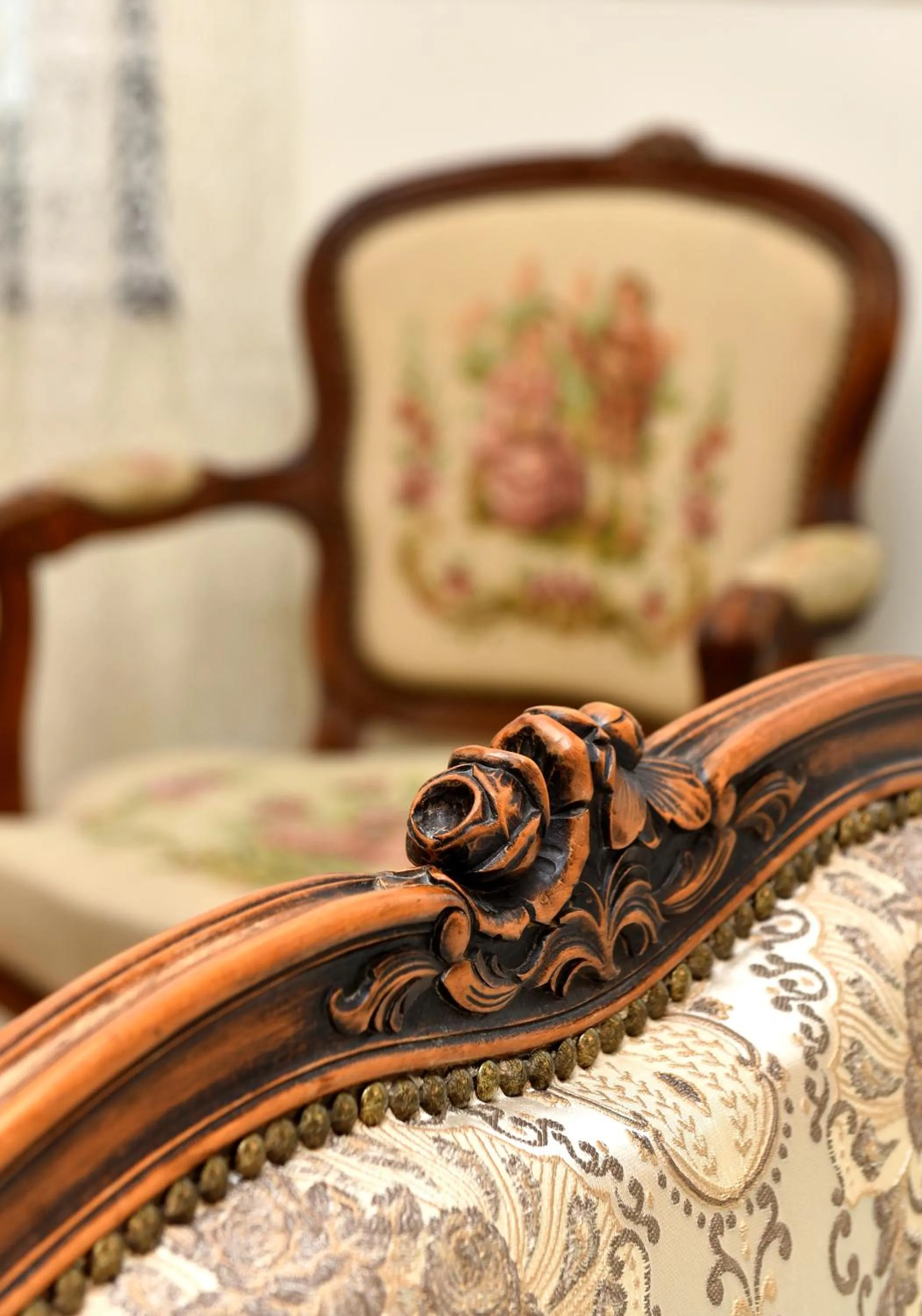 Seating area in Royal Hotel