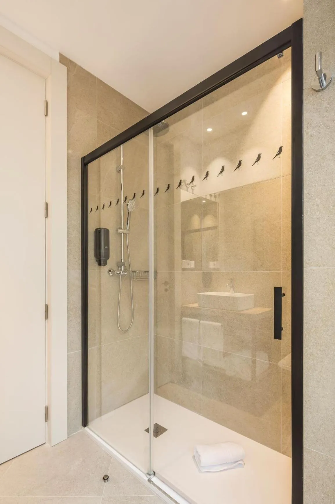 Bathroom in Mon Suites Benlliure