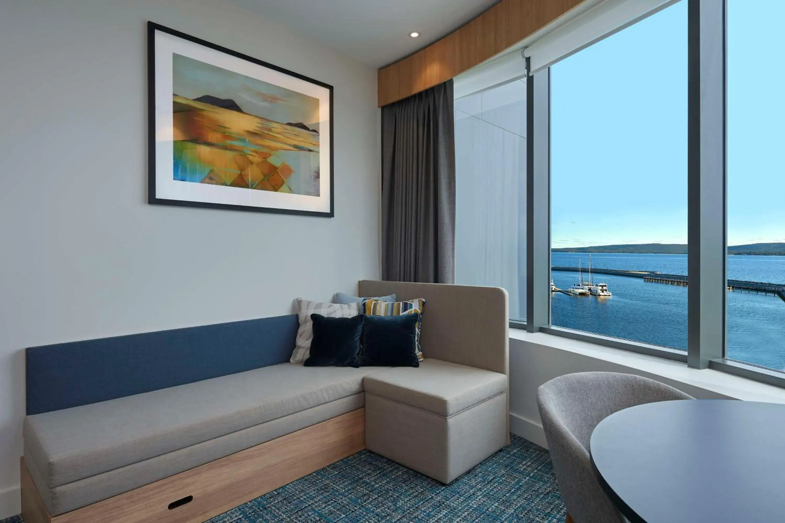 Deluxe King Room with Harbor View in Hilton Garden Inn Albany, WA Deluxe King Room with Harbor View in Hilton Garden Inn Albany, WA