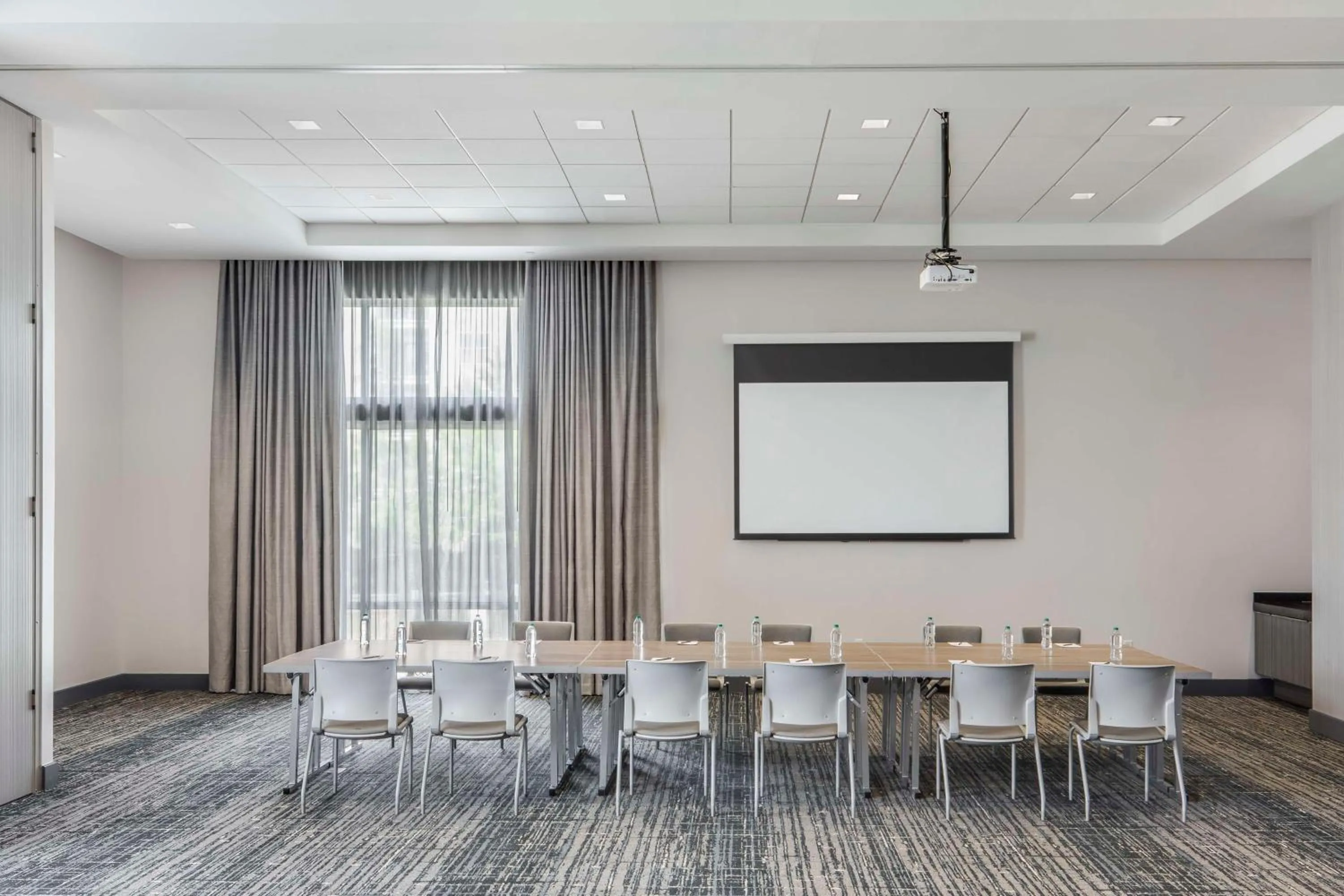 Meeting/conference room in Embassy Suites by Hilton Atlanta Midtown