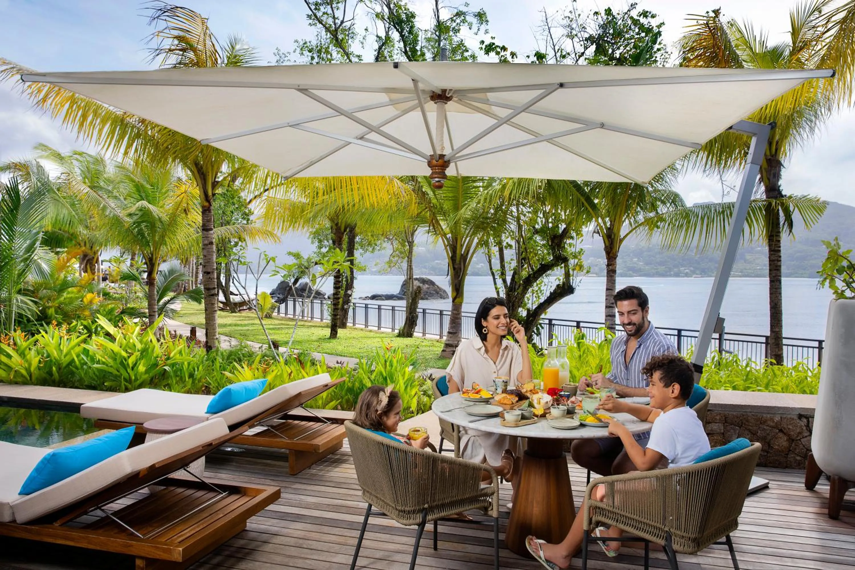 Food and drinks in Mango House Seychelles, LXR Hotels & Resorts
