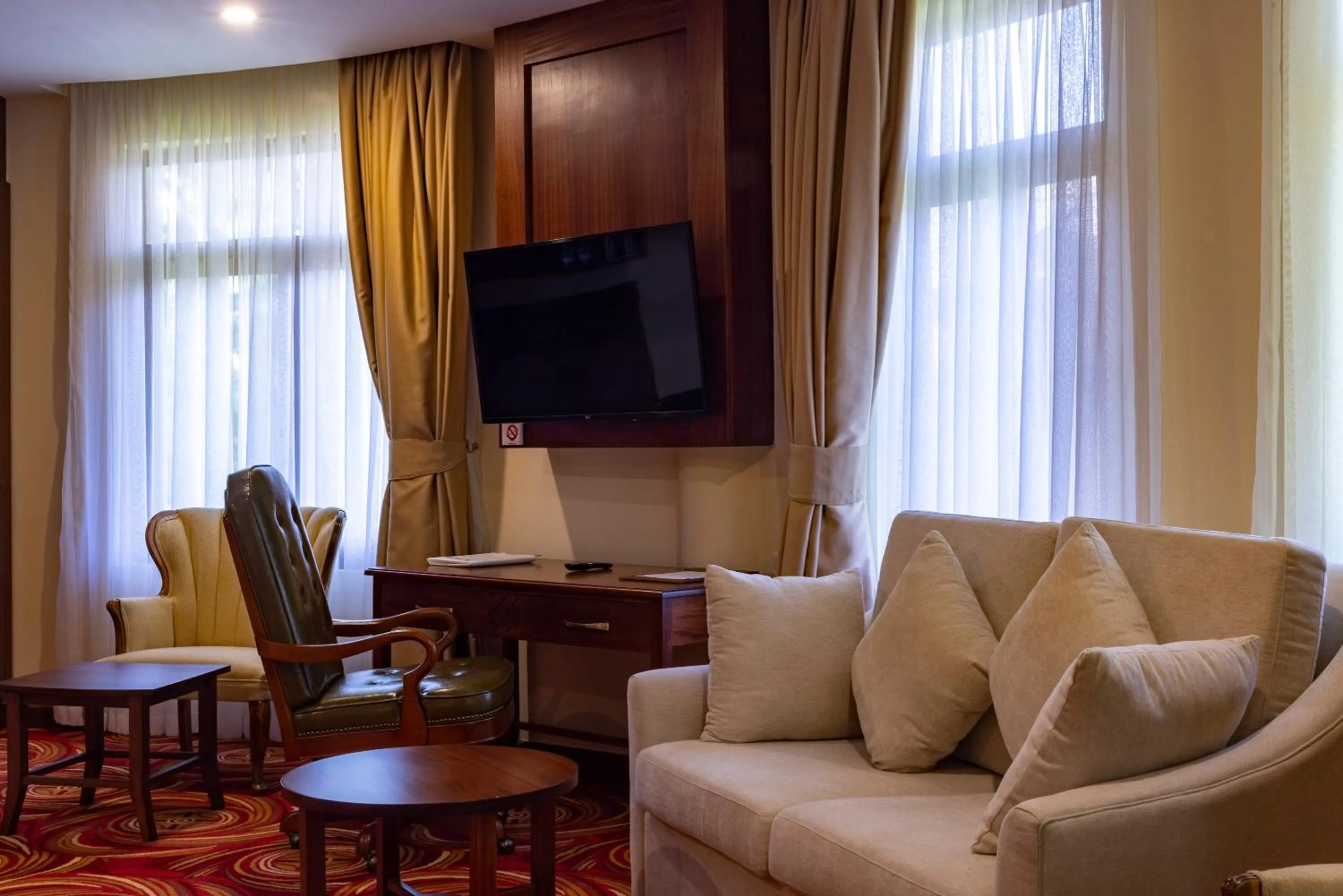 Hermosa Garden Hotel