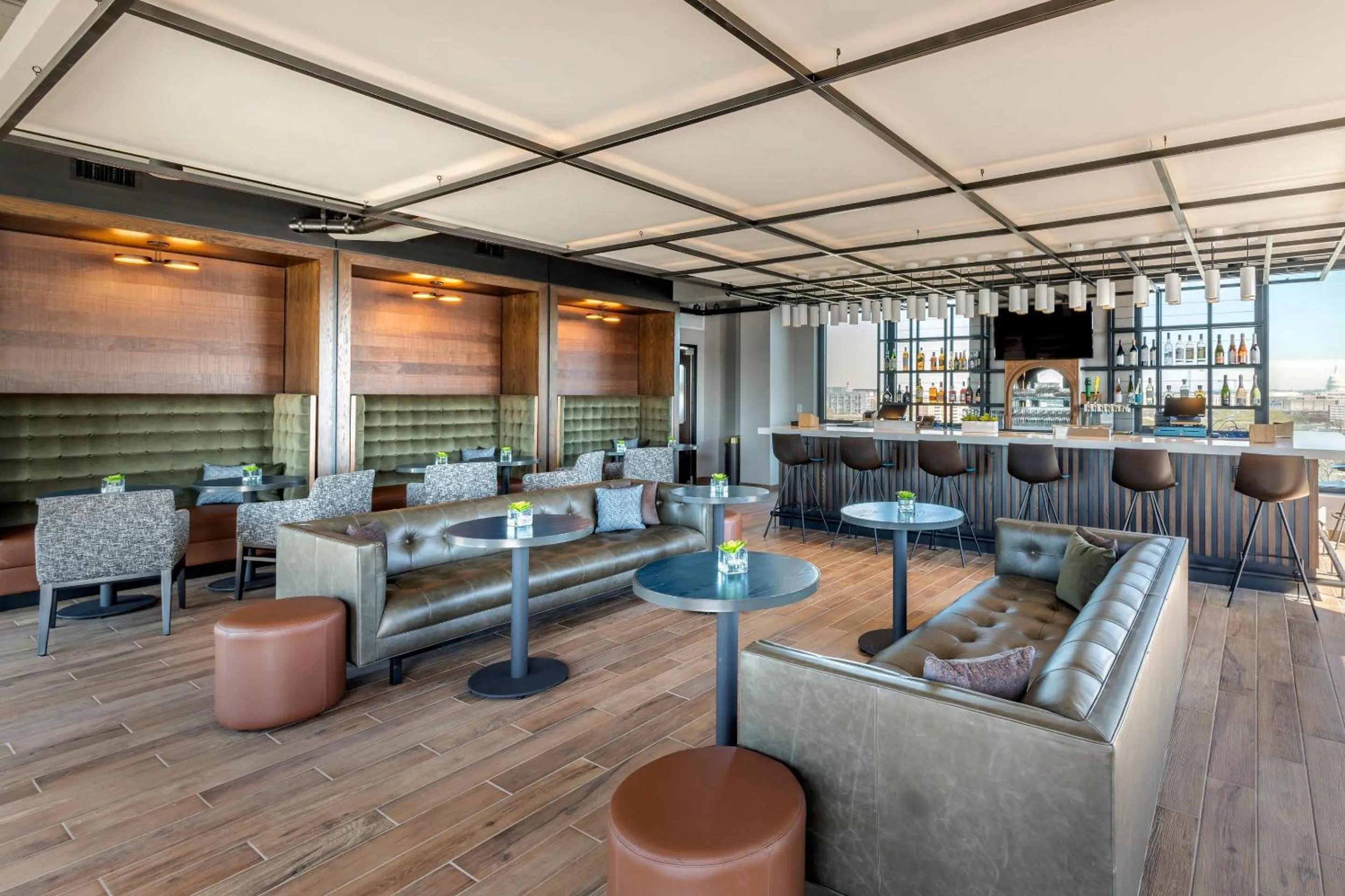 Restaurant/places to eat in Cambria Hotel Washington DC Navy Yard Riverfront