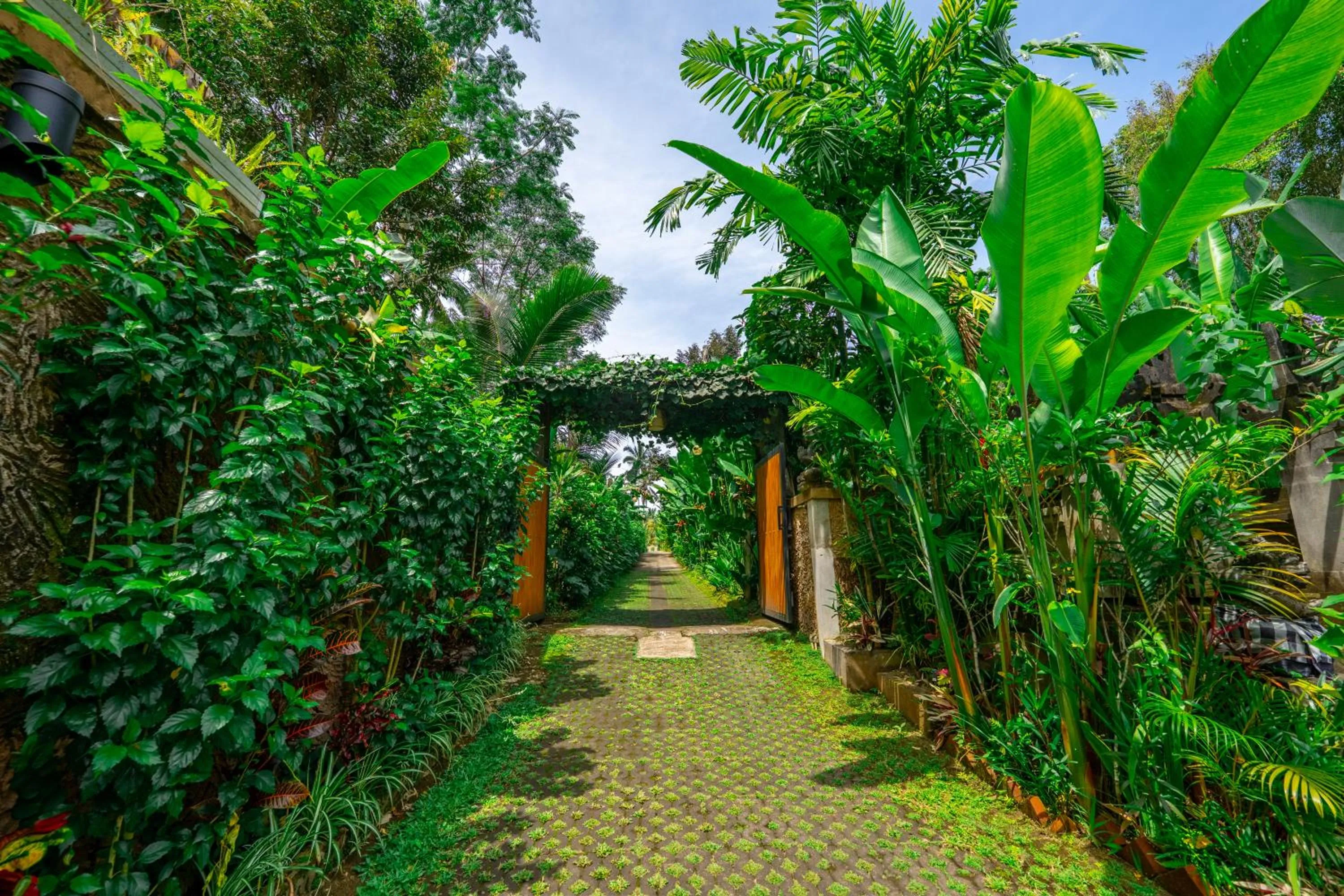 Facade/entrance in Prayatna Villas