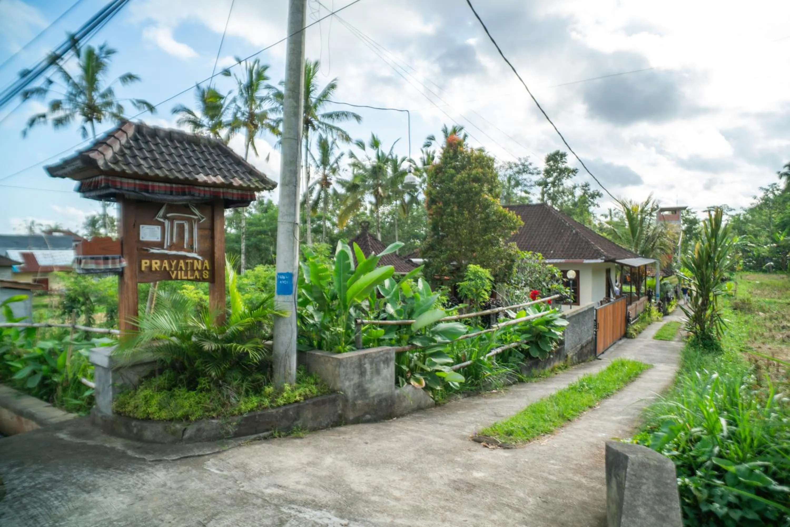 Facade/entrance in Prayatna Villas