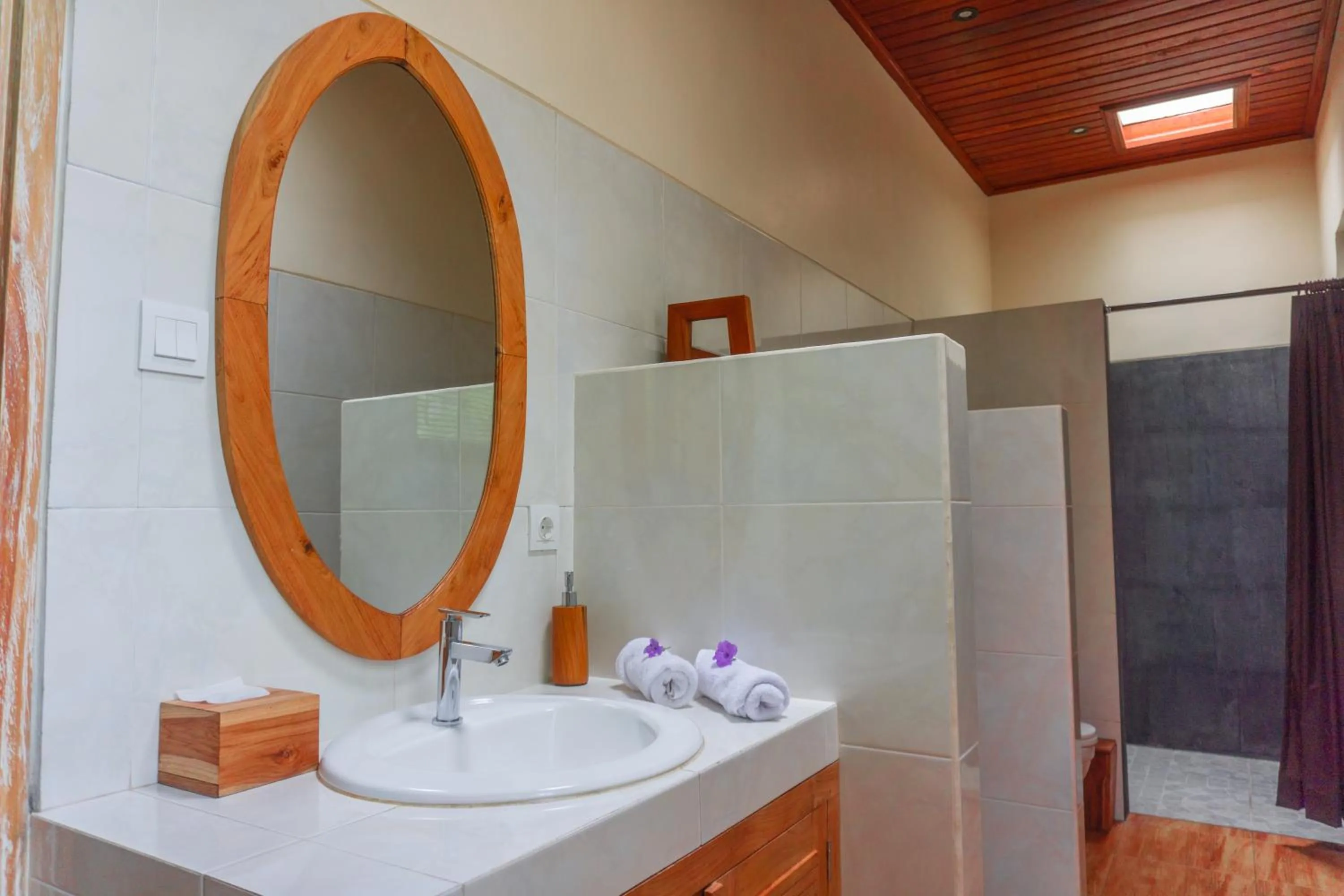 Bathroom in Prayatna Villas