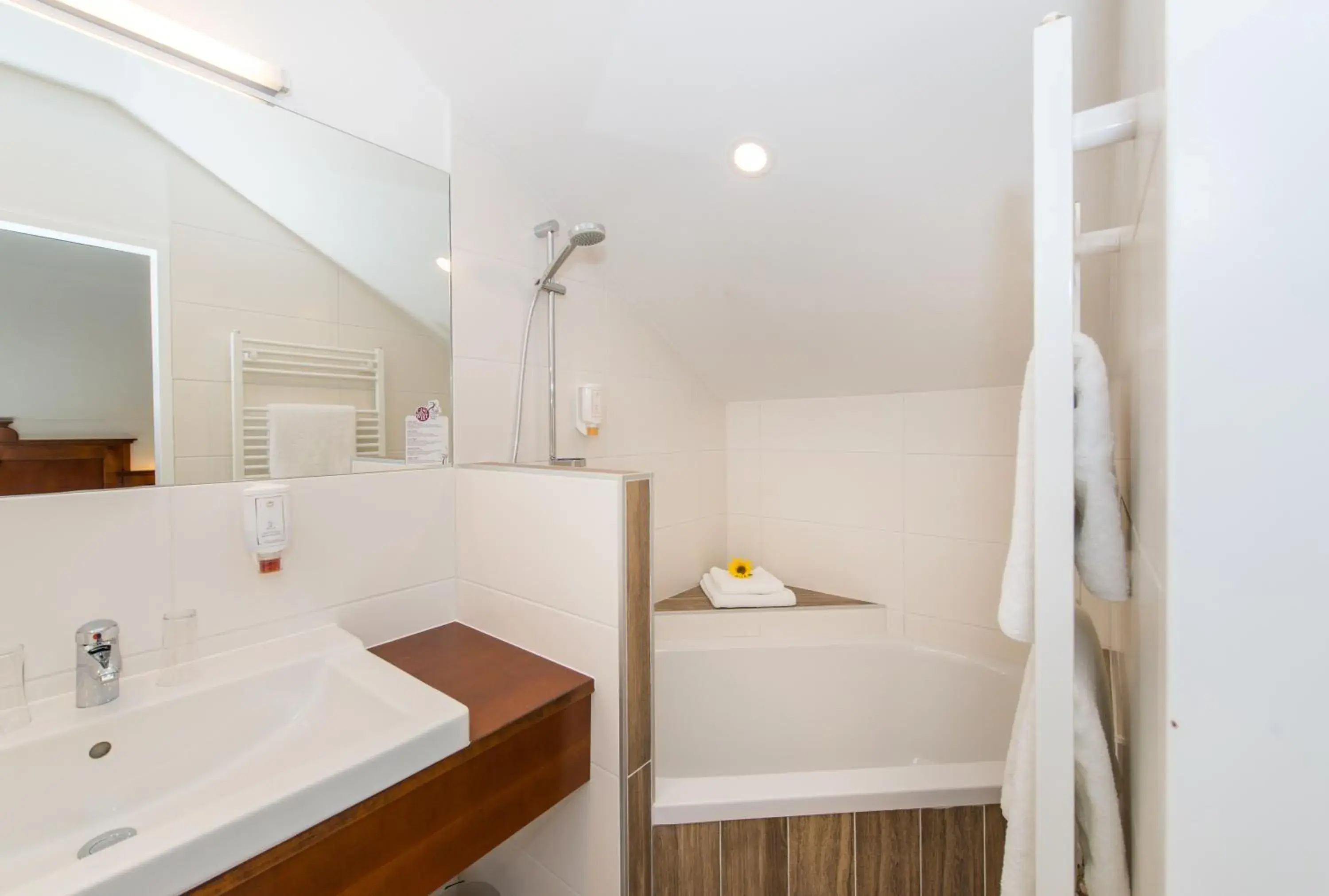 Triple Room in Hotel Bayrischer Hof Triple Room in Hotel Bayrischer Hof