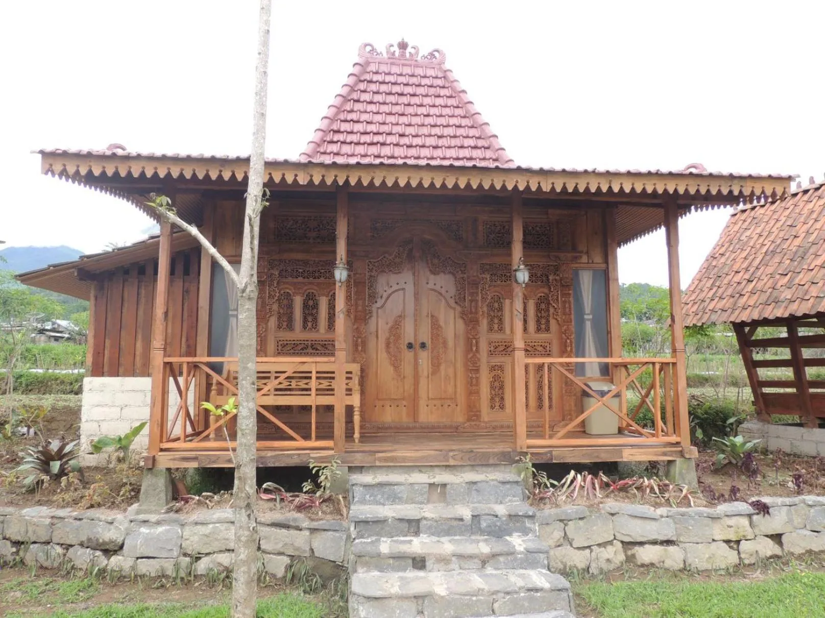 Property building in Singgasana Villa & Resto