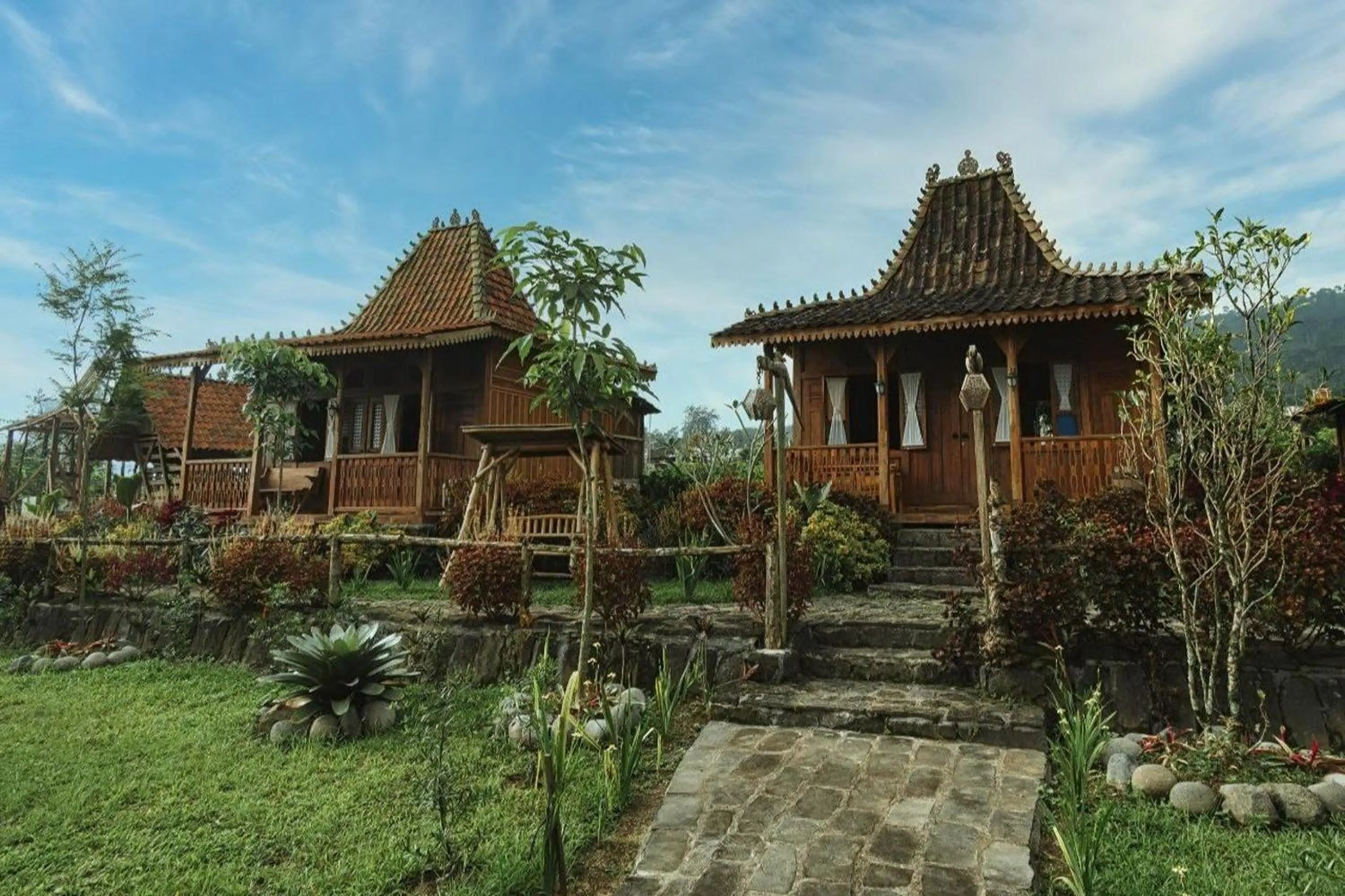 Property building in Singgasana Villa & Resto