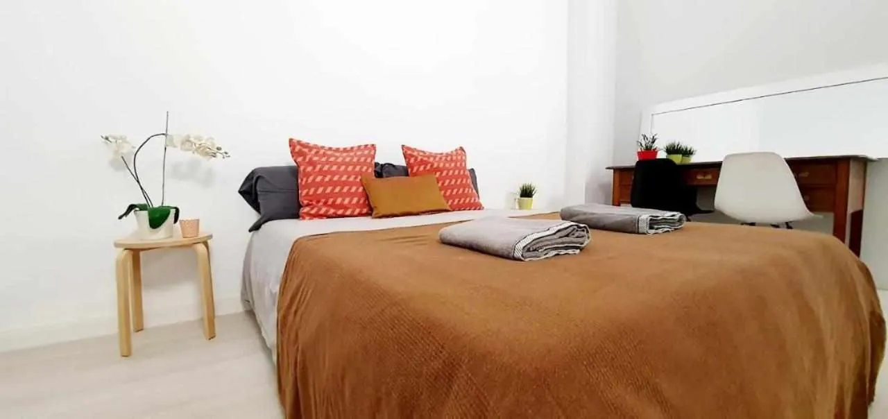 Bed in Hostal Urban Basic