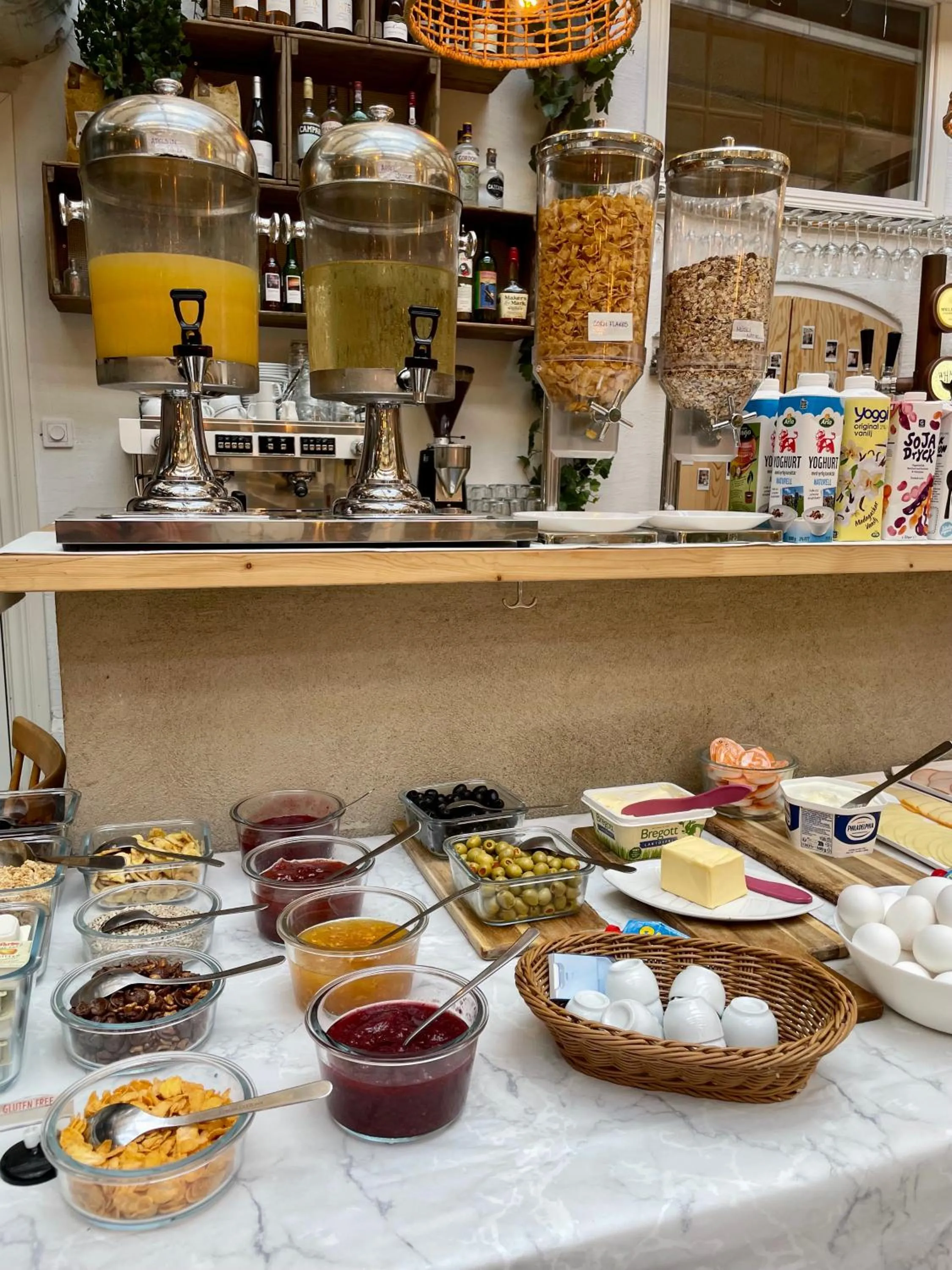 Breakfast in Unique Hotel Jungfrugatan