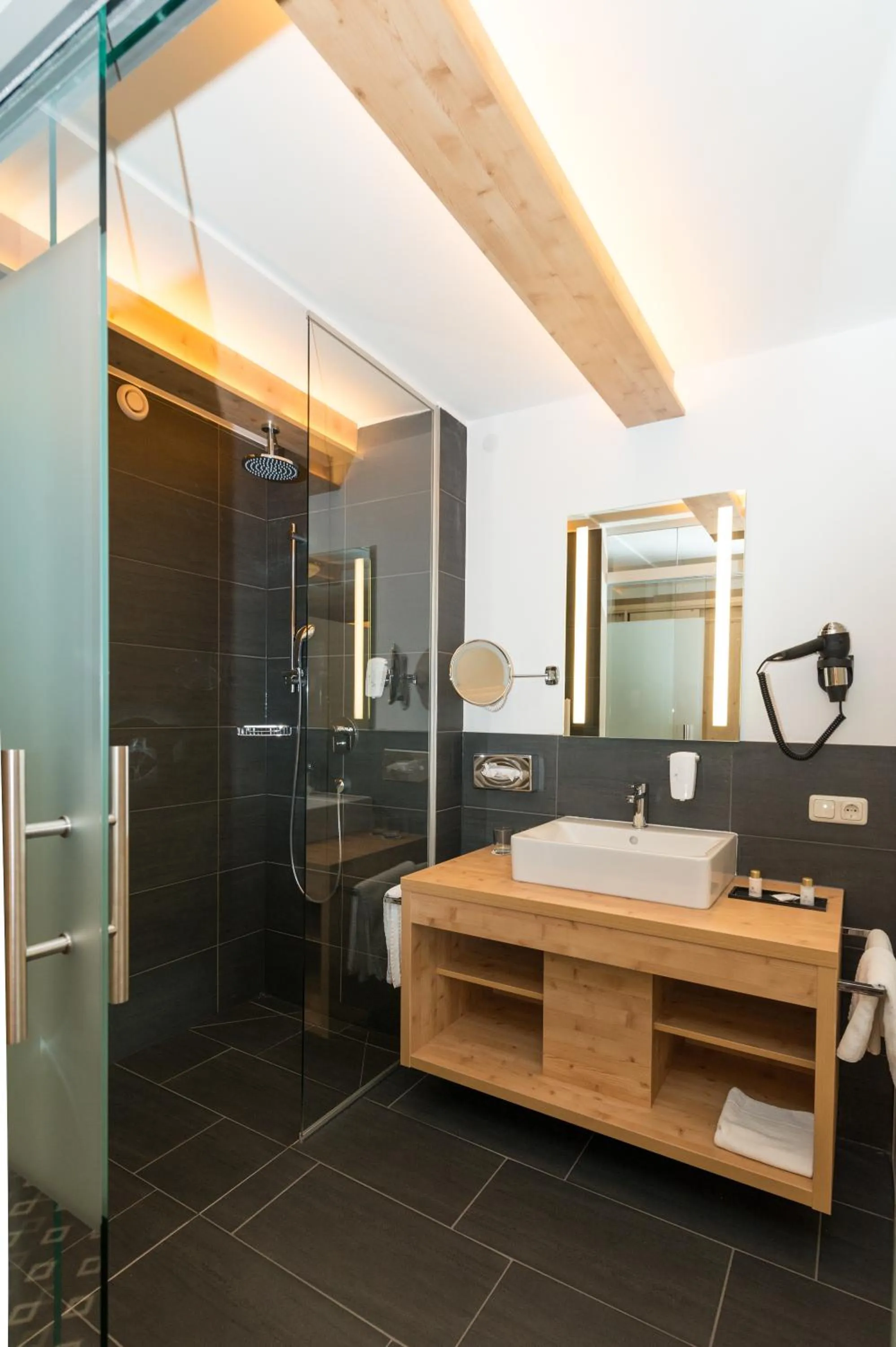 Shower in Hotel & Spa Sonne 4 Sterne Superior