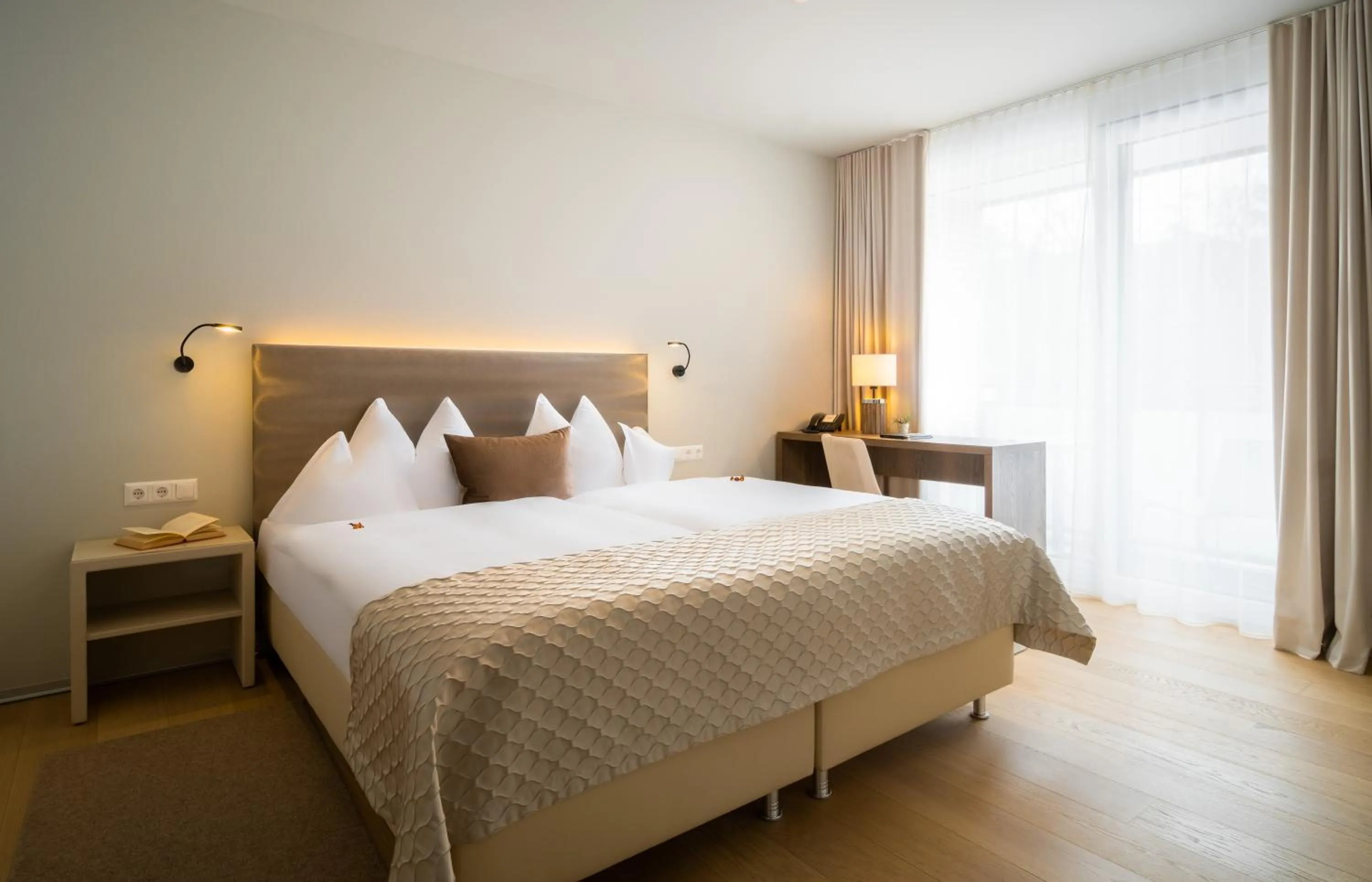 Bedroom, Bed in Hotel Post Wrann