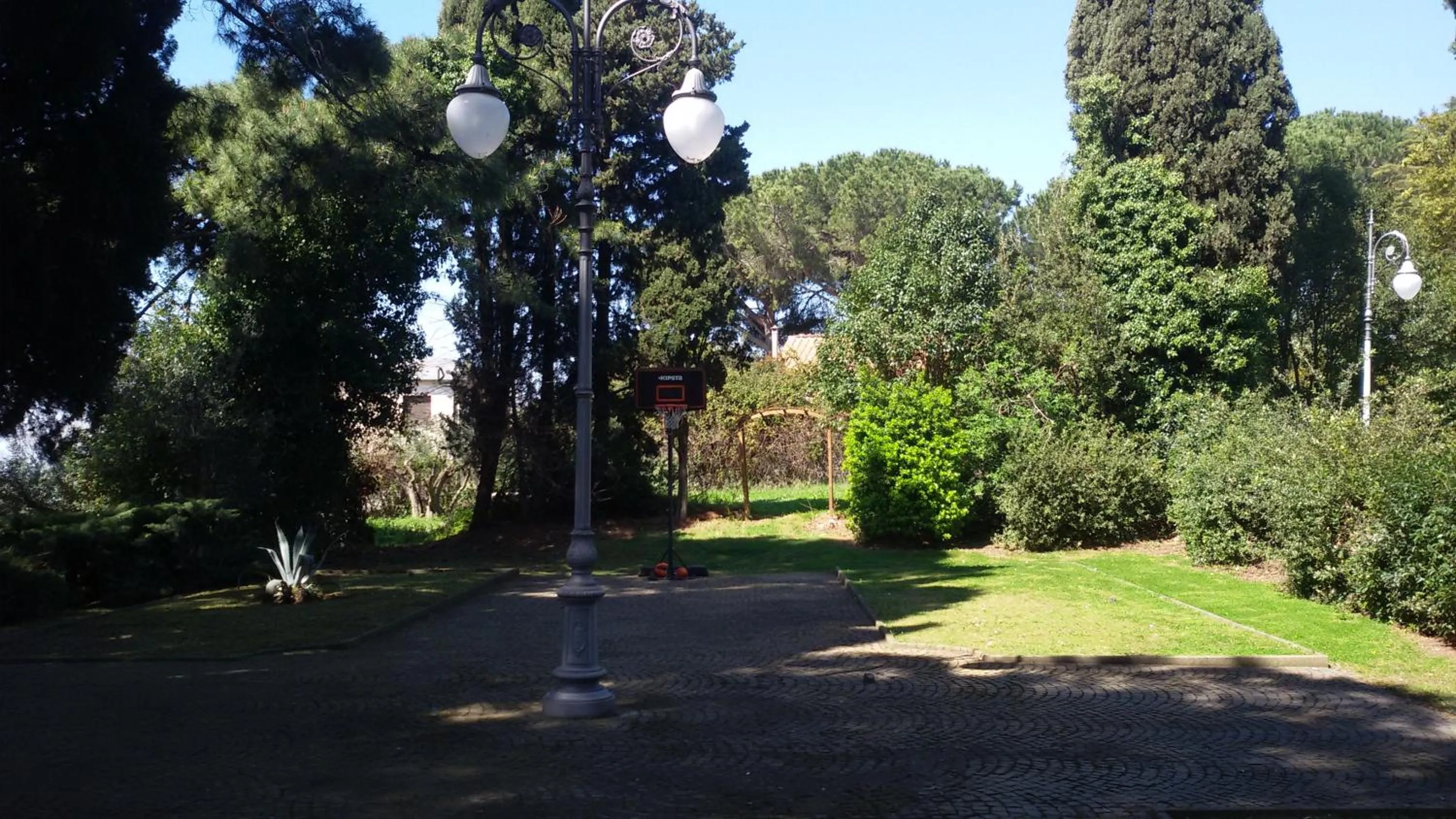 Garden view in La Dolce Casetta