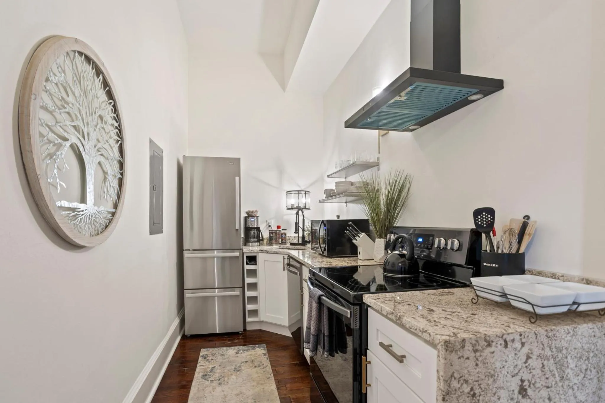 Kitchen or kitchenette in The Dobbs Atlanta Beltline - Luxury & Location, 1 Mile to Downtown Atlanta