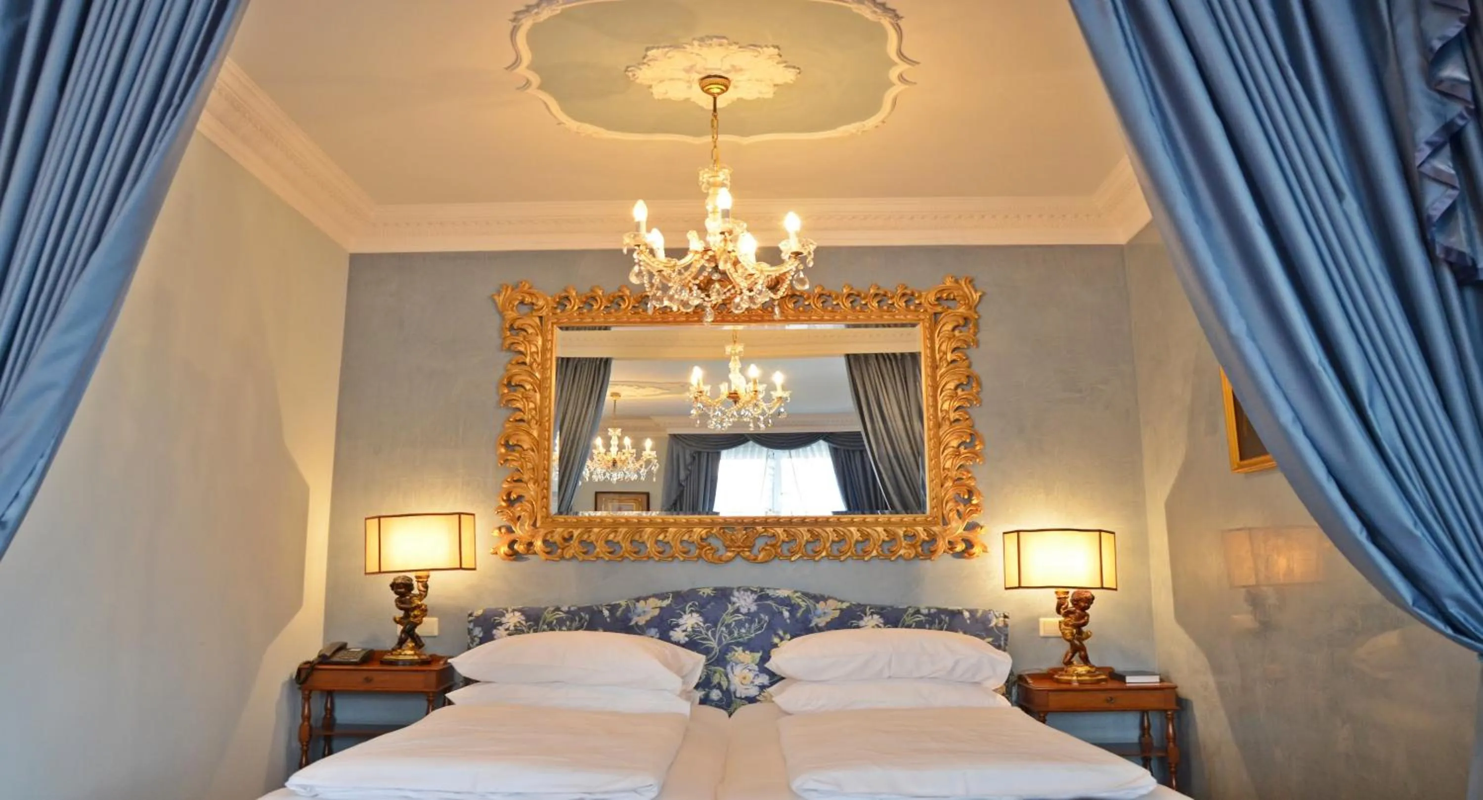 Photo of the whole room, Bed in Seehotel Porcia