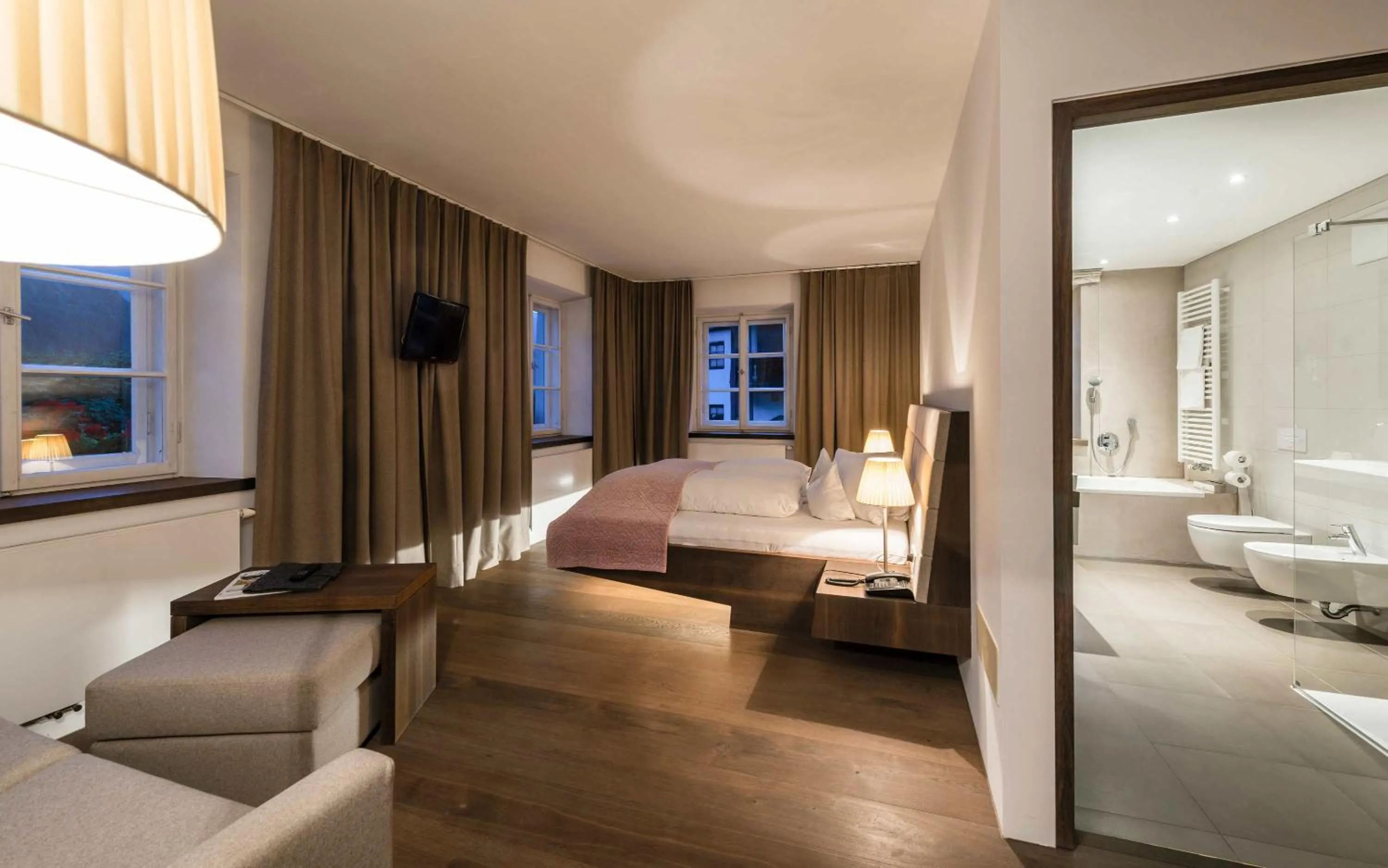 Bedroom, Bed in Strasserwirt - Ansitz zu Tirol