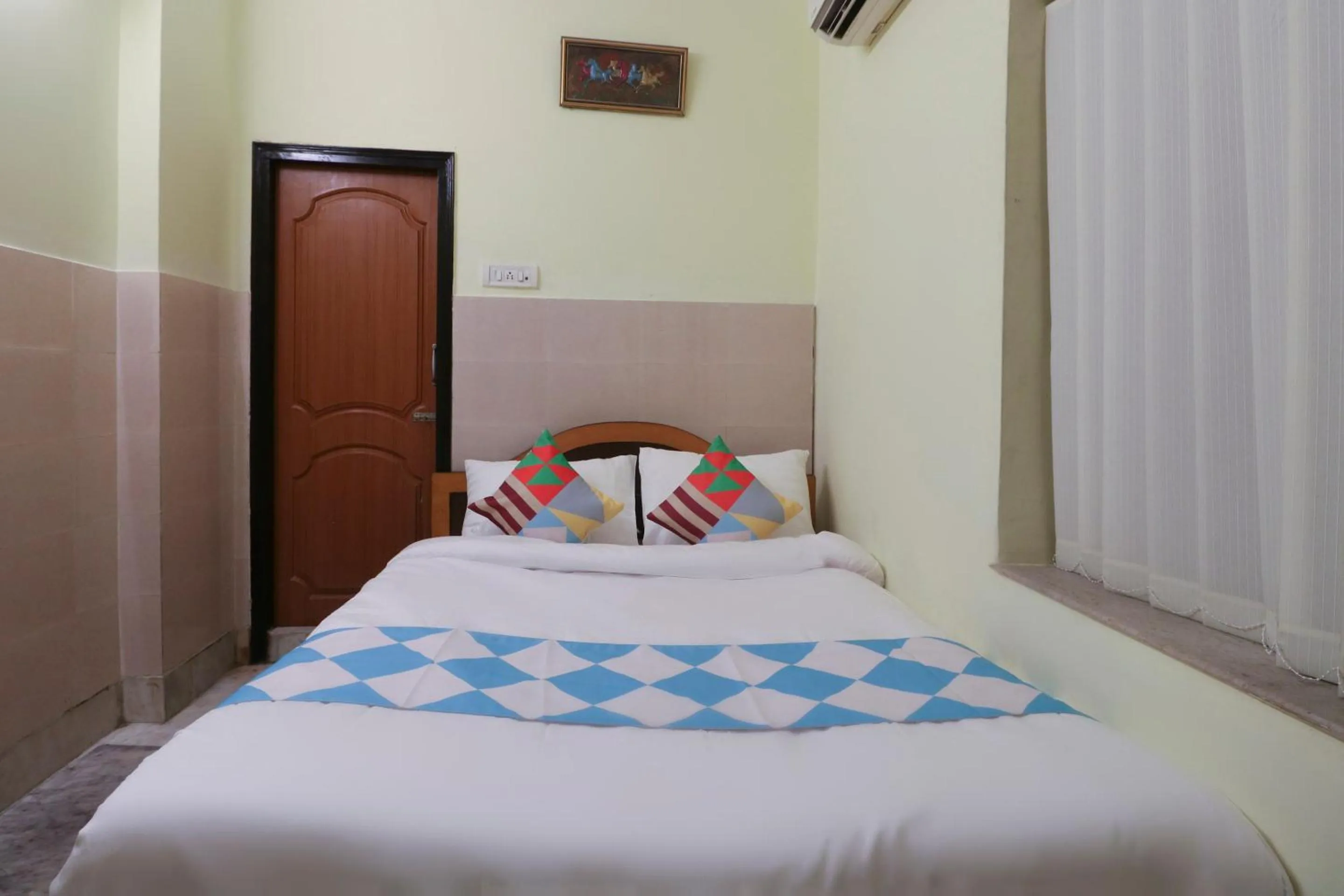 Bedroom, Bed in Hotel O Home Cozy Studio Collage Square Hotel Maya International Near St. Thomas's Church