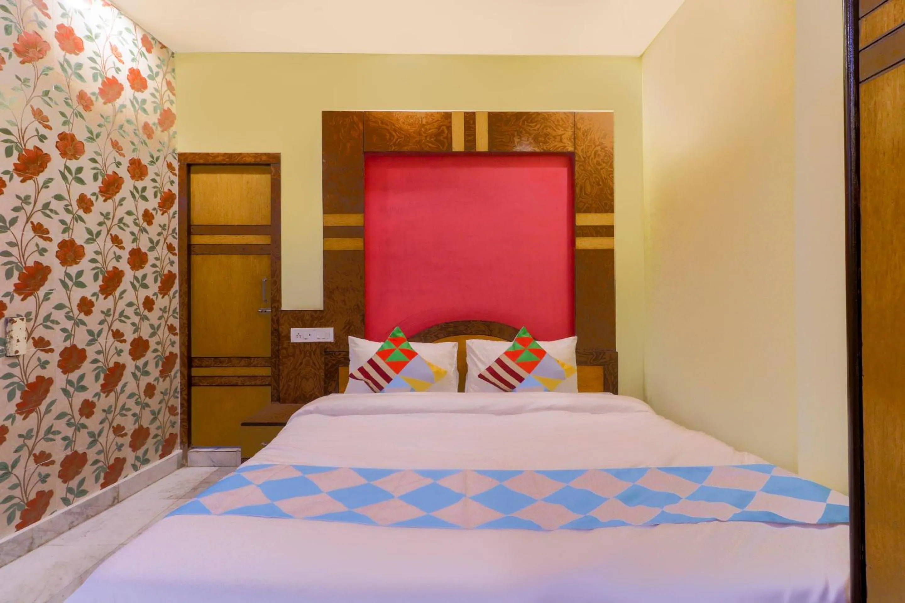 Bedroom, Bed in Hotel O Home Cozy Studio Collage Square Hotel Maya International Near St. Thomas's Church