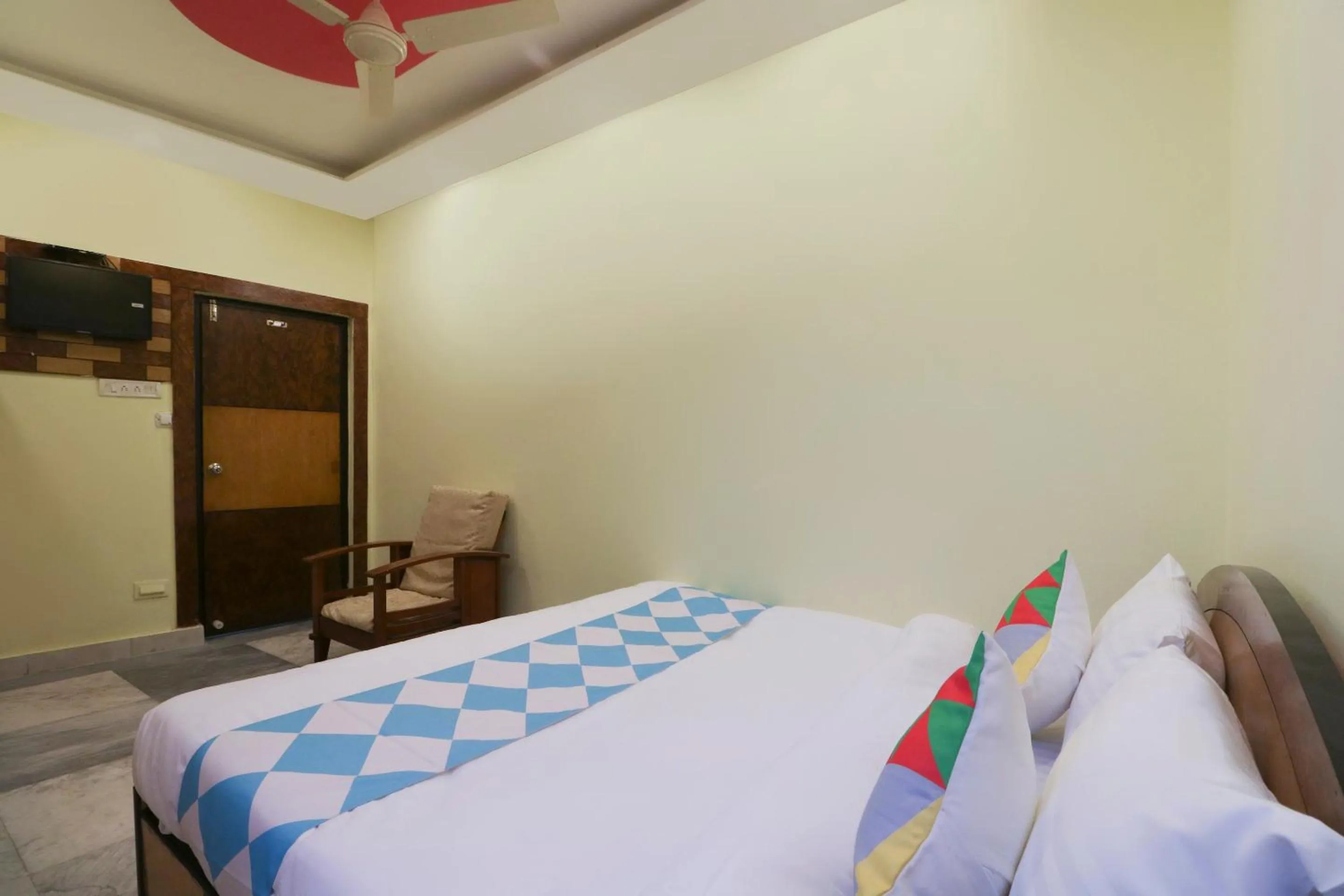 Bedroom, Bed in Hotel O Home Cozy Studio Collage Square Hotel Maya International Near St. Thomas's Church